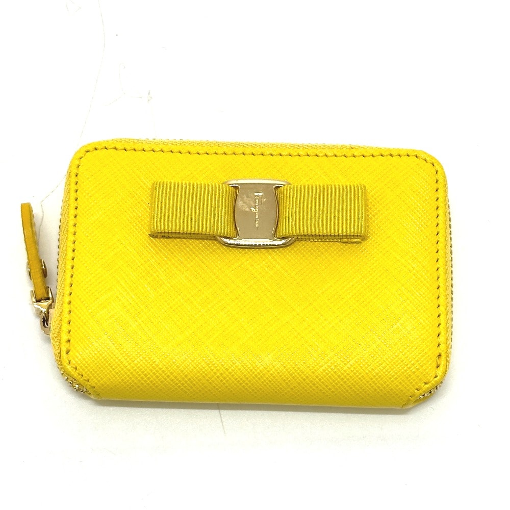 サルヴァトーレフェラガモ Salvatore Ferragamo ヴァラ リボン ラウンド 小銭入れ カードケース ミニウォレット コインケース レザー イエロー