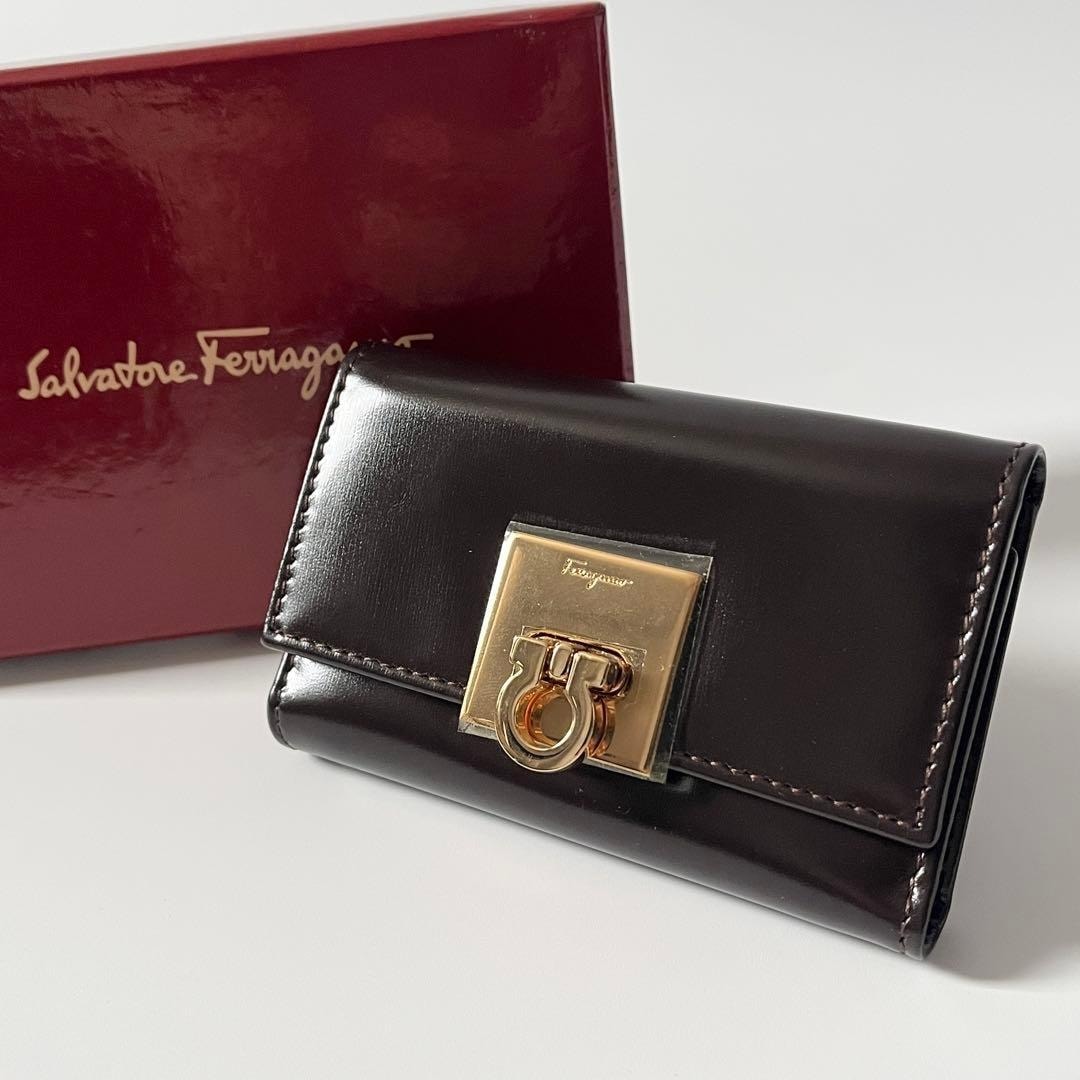 サルヴァトーレフェラガモ キーケース レディース