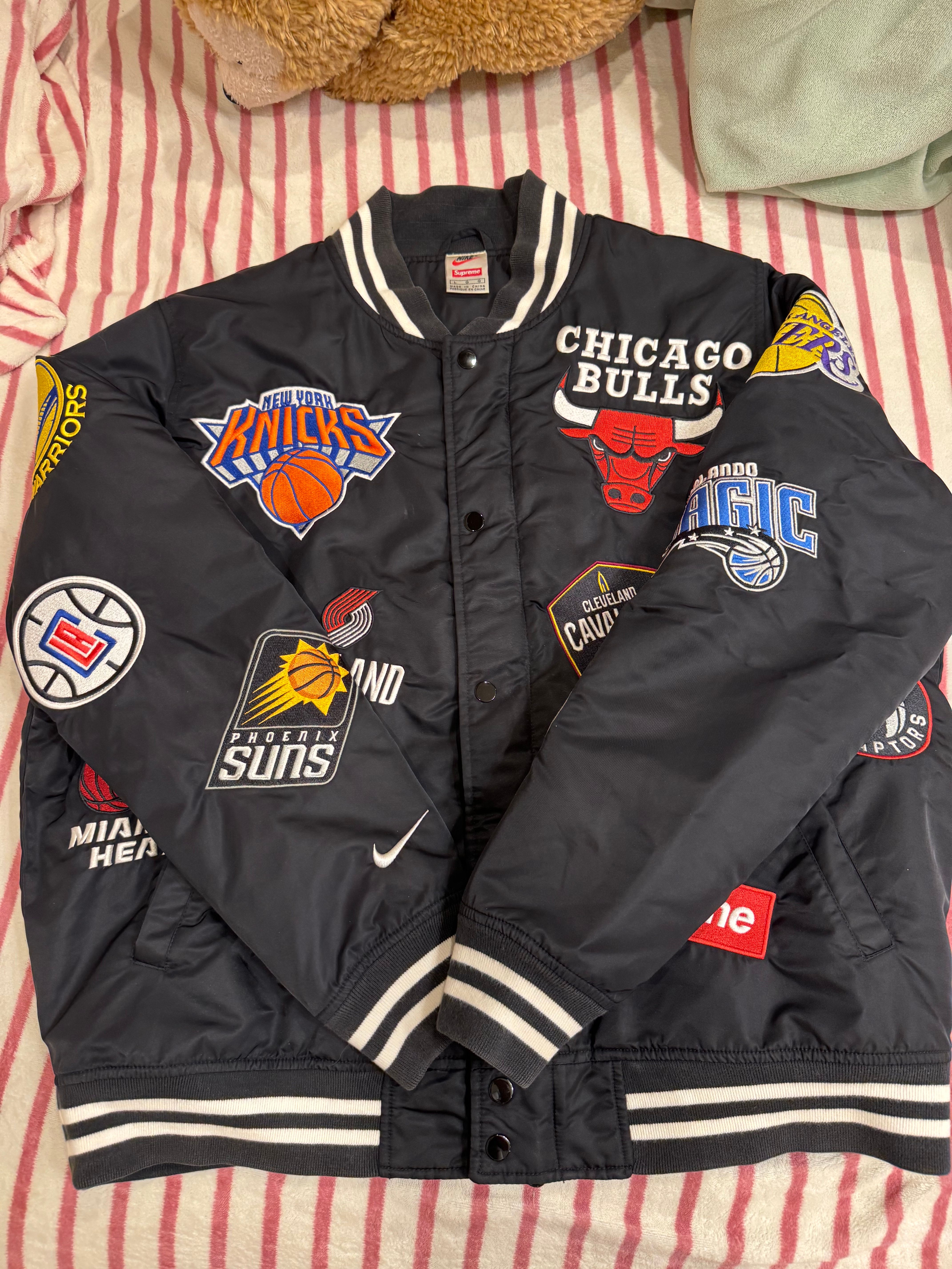 Supreme / Nike®/NBA Teams Warm-Up Jacket "Black"
