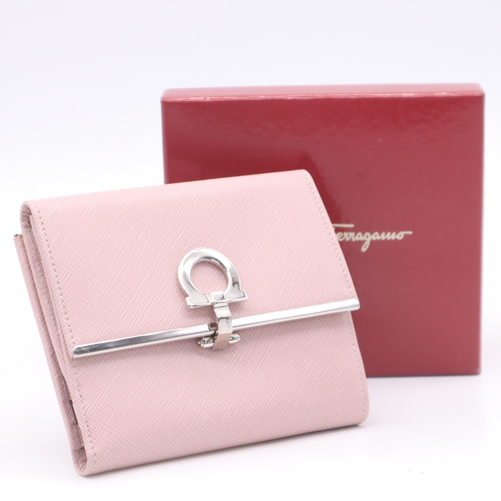 極美品 Salvatore Ferragamo サルヴァトーレ フェラガモ カーフレザー ガンチーニバー コンパクトウォレット 22-4639 二つ折り財布 ピンク カーフレザー レディース