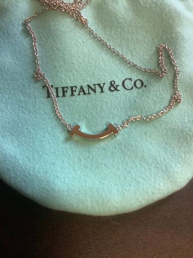 ティファニーTスマイルペンダントミニ 18K ホワイトゴールド