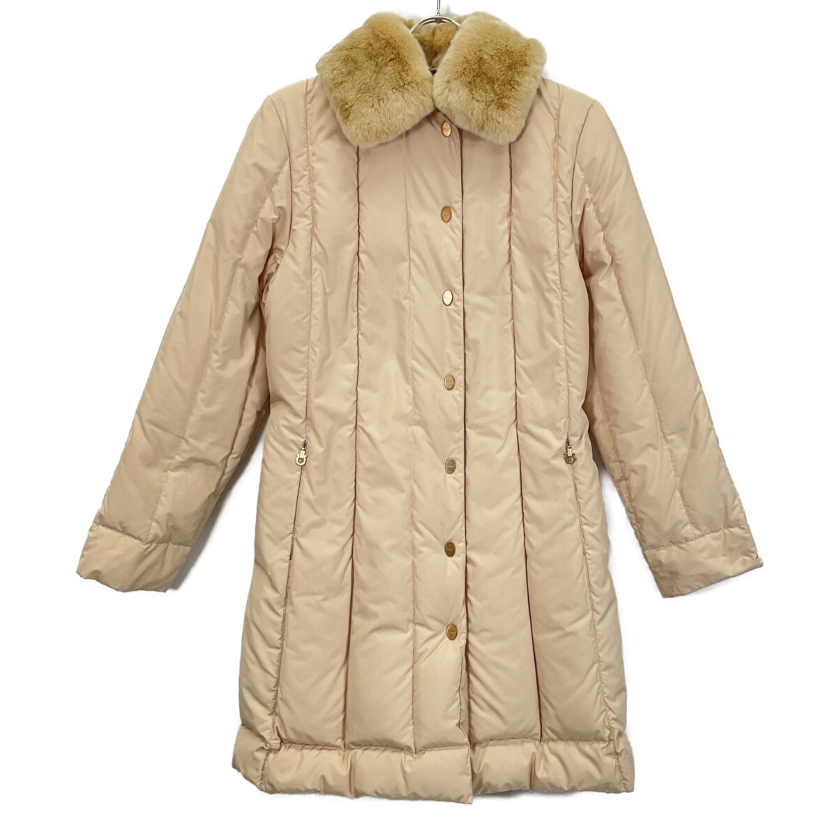 B (目立った傷や汚れなし)】サルヴァトーレフェラガモ ﾍﾞｰｼﾞｭ ﾌｧｰ付き  