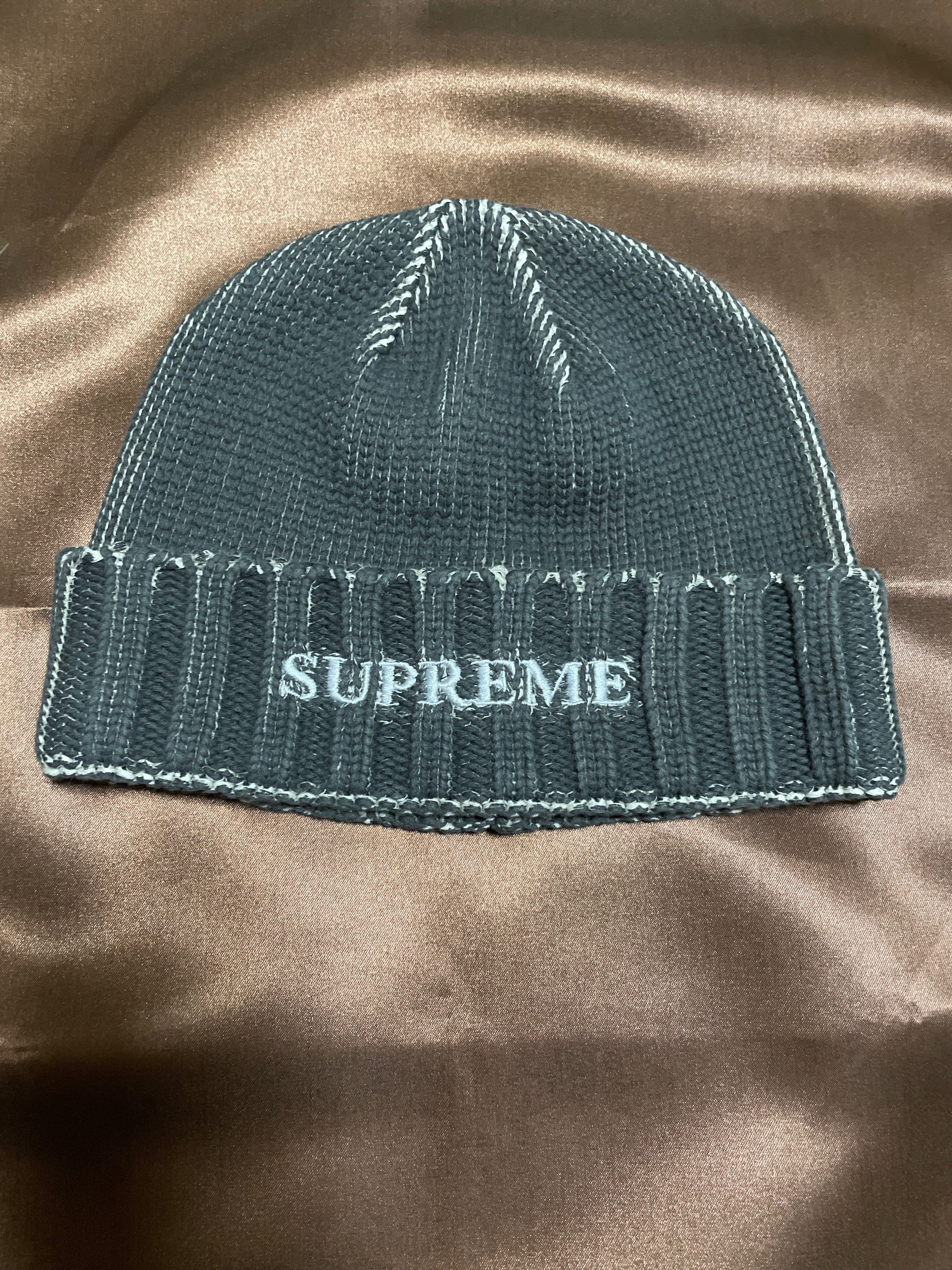 Supreme Overprint Beanie "Black"