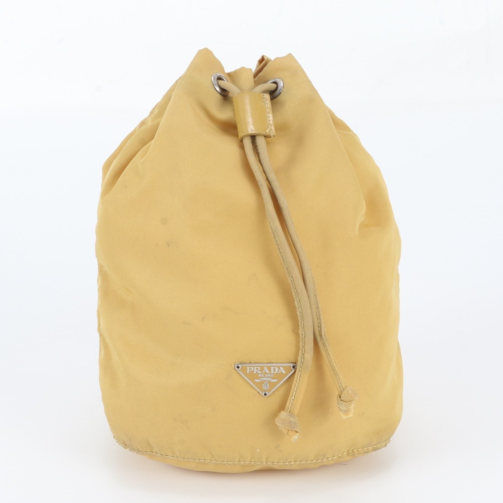 ■美品 プラダ テスート ナイロントライアングルロゴ 巾着ポーチ