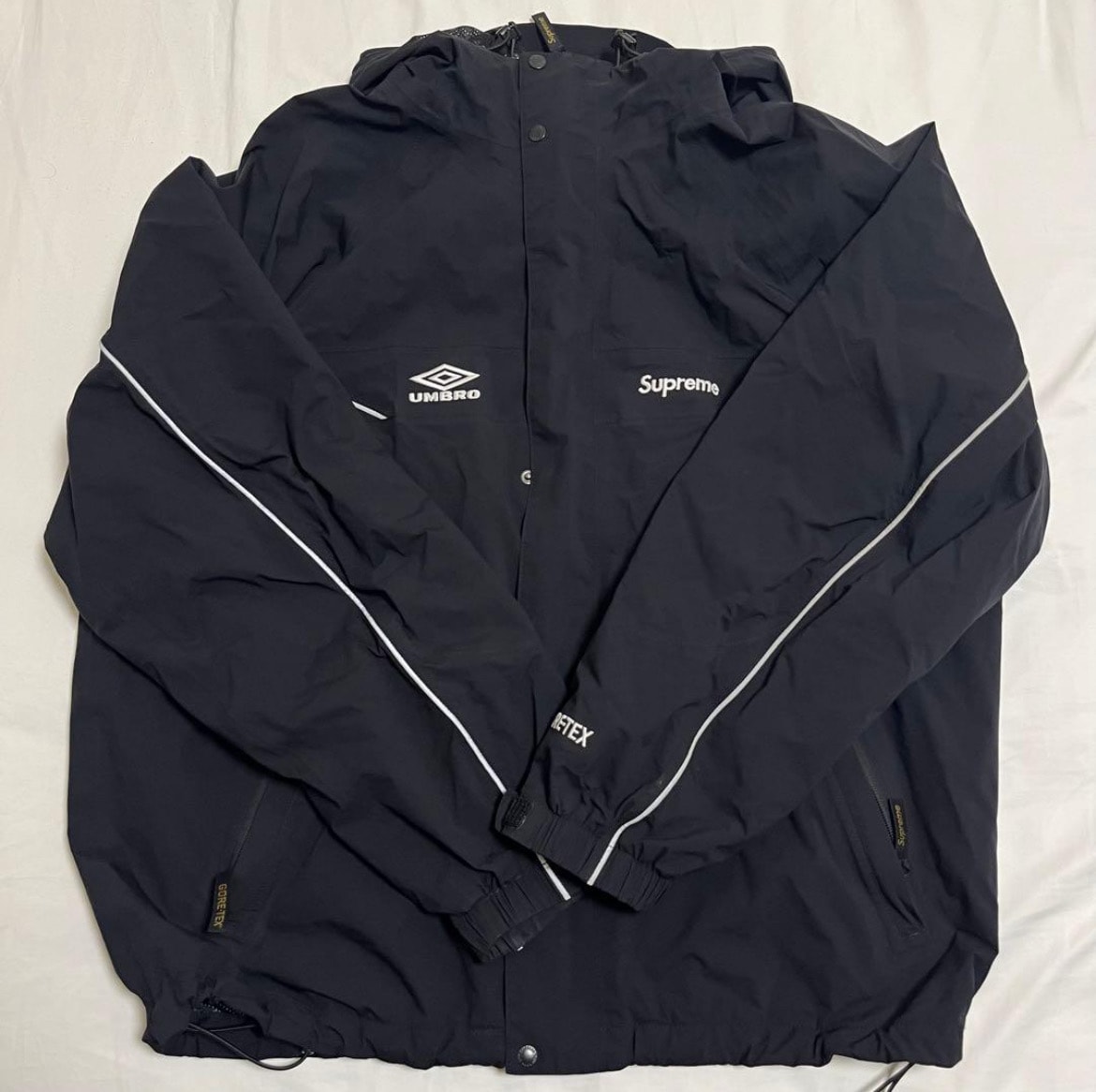 Supreme x Umbro GORE-TEX Hooded Jacket "Black"
