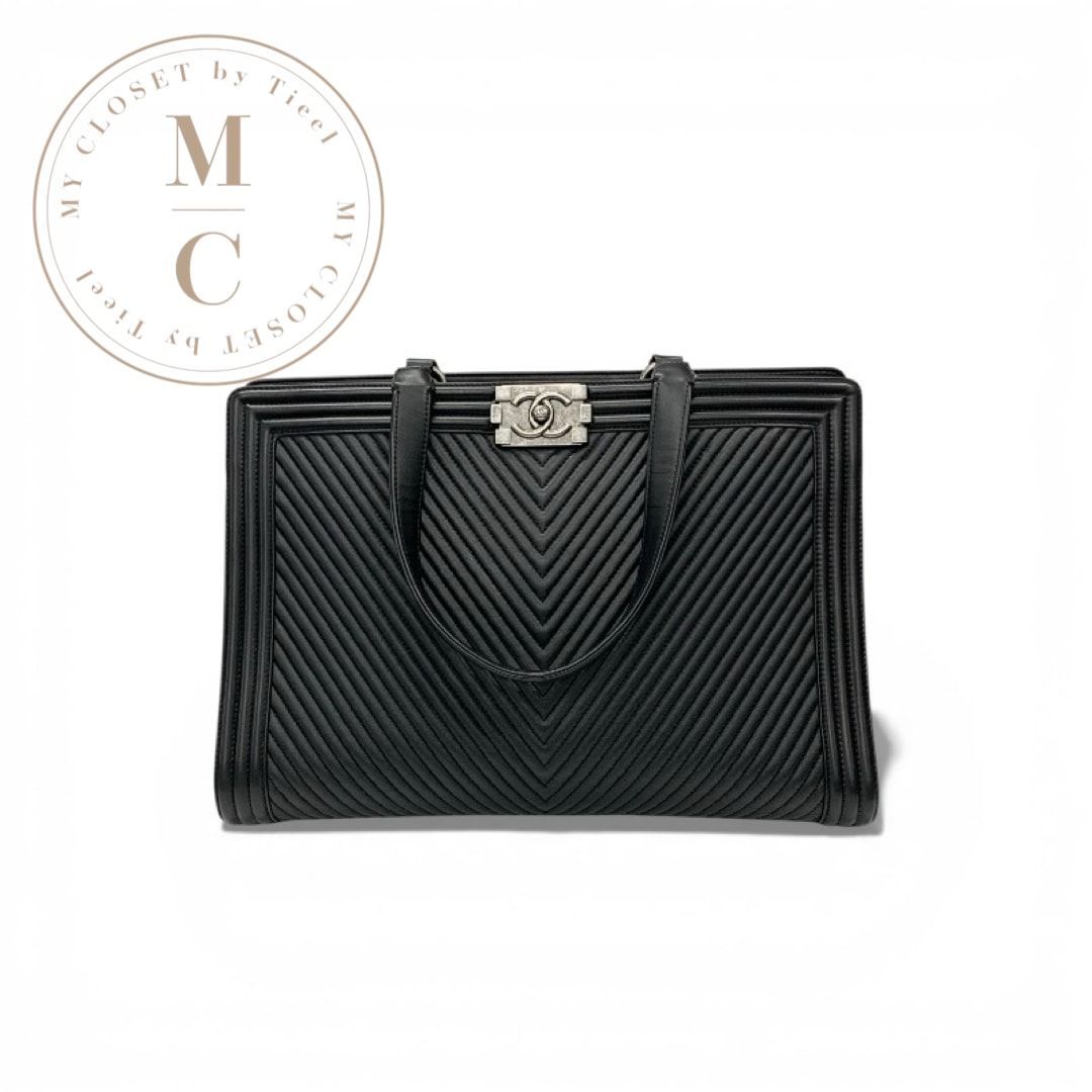 シャネル CHANEL バッグ トートバッグ ブラック 黒 シルバー ボーイシャネル ココマーク シェブロン Vステッチ