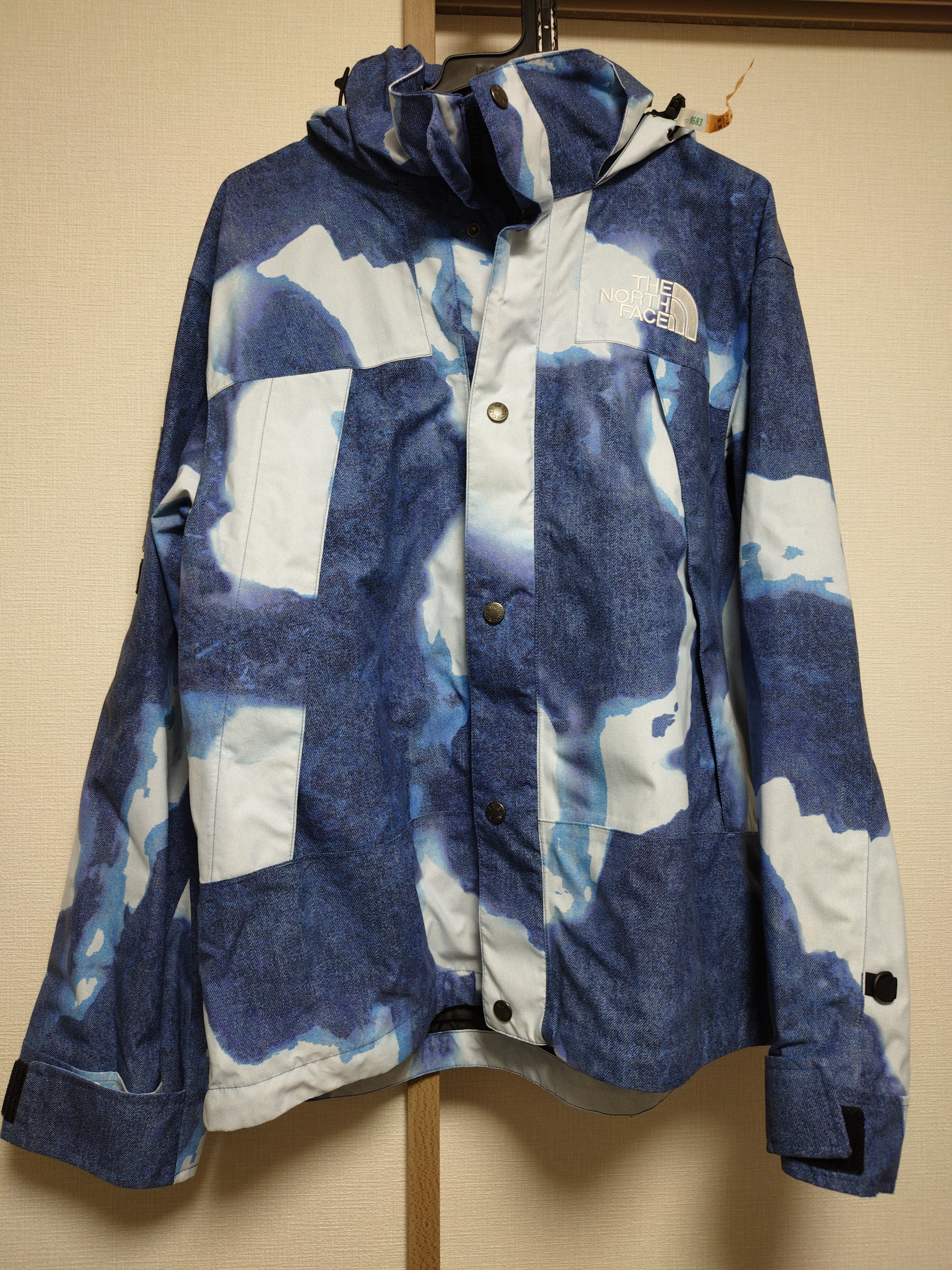Supreme x The North Face Bleached Denim Print Mountain Jacket "Indigo"
