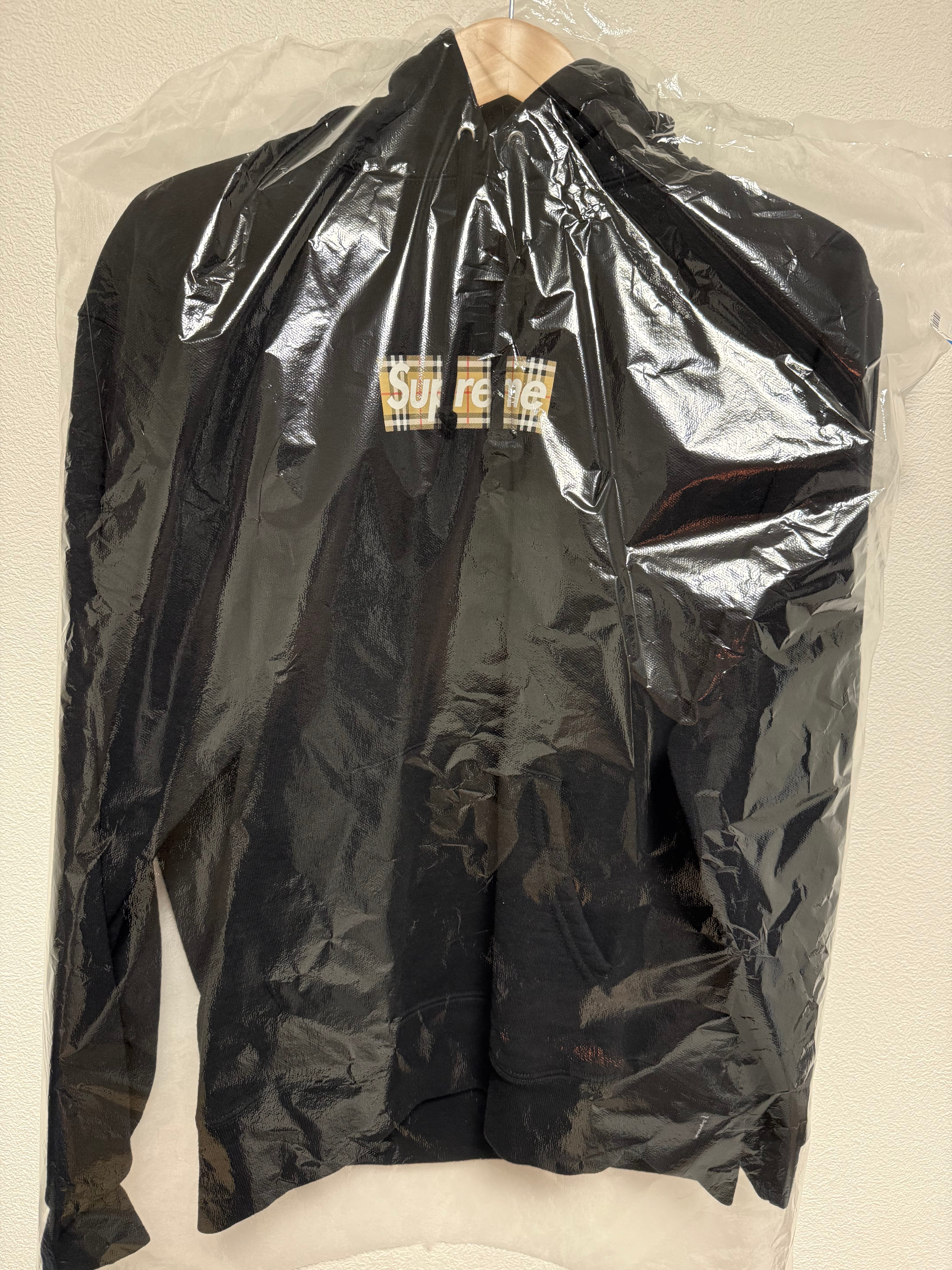 Supreme / Burberry Box Logo Hooded Sweatshirt "Black"