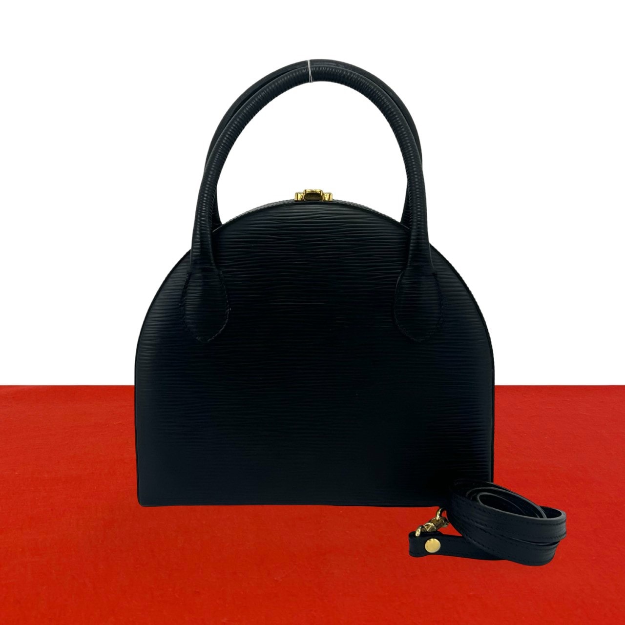 FENDI フェンディ エピレザー ショルダーバッグ ブラック
09029