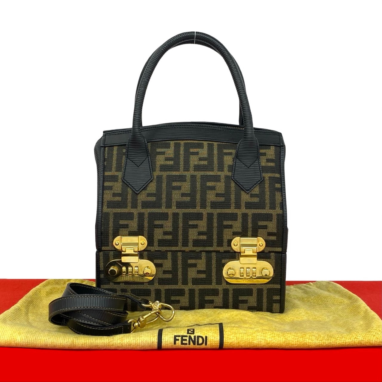 FENDI フェンディ ズッカ レザー キャンバス ショルダーバッグ ブラック
 87317