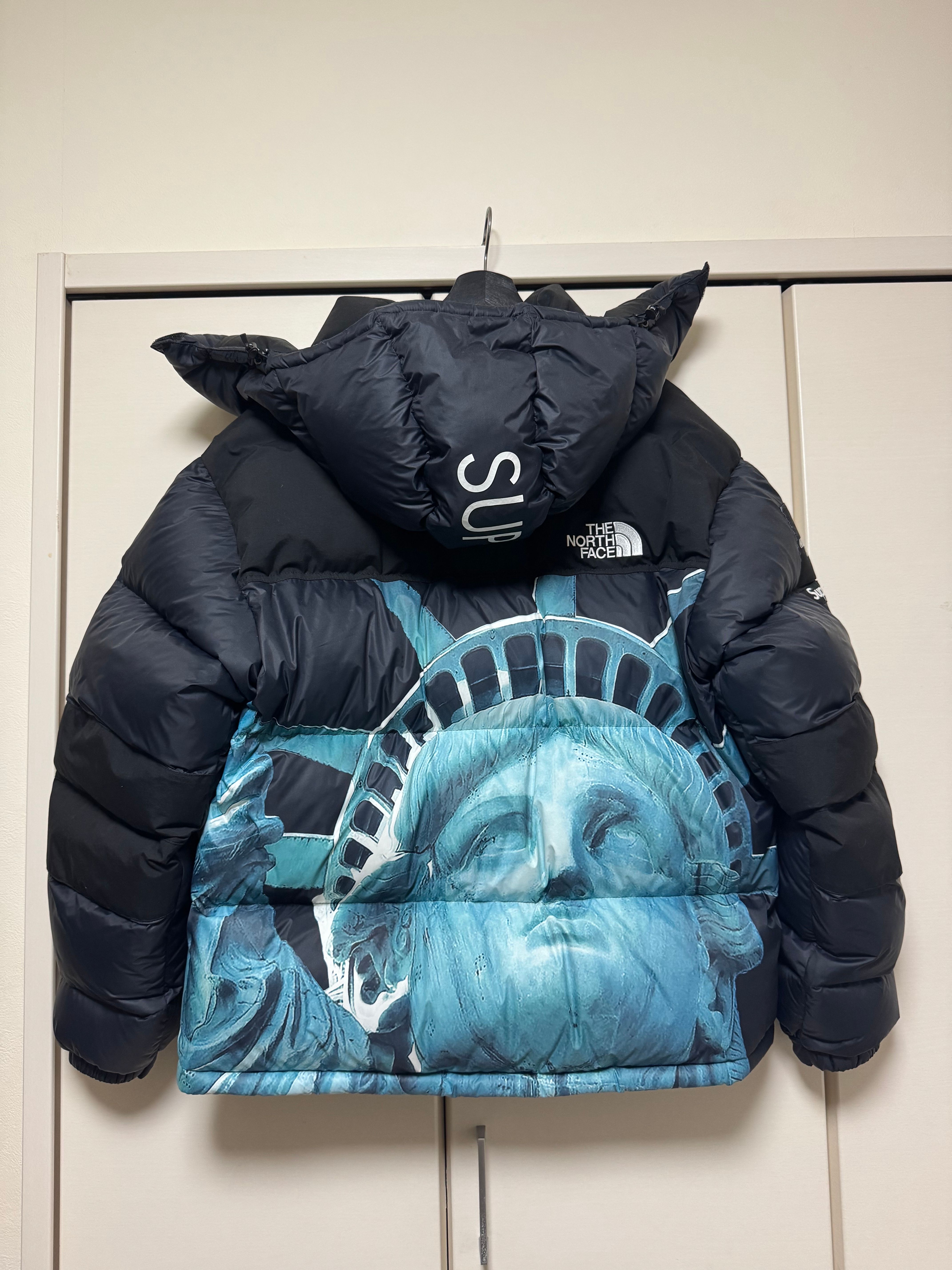 Supreme x The North Face Statue of Liberty Baltoro Jacket "Black"