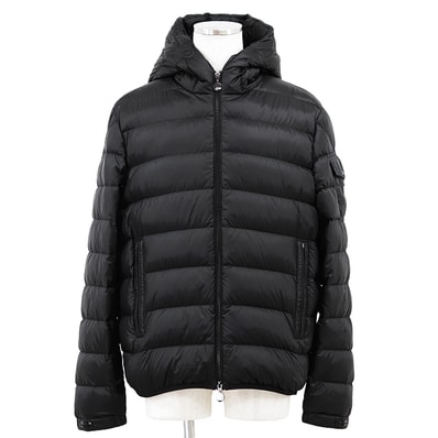 【美品】MONCLER モンクレール ダウンジャケット サイズ 4 メンズ ロゴ ジップアップ フード ロゴワッペン アウター ハンガー/ガーメント付属 ブラック 黒