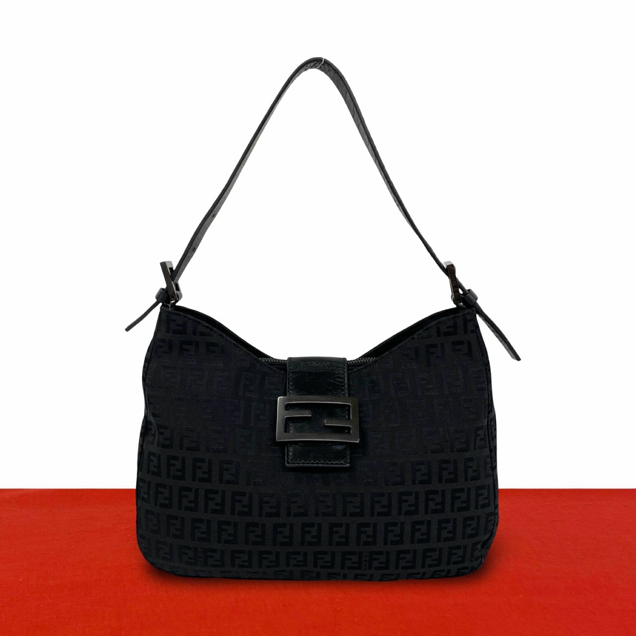 FENDI フェンディ ズッキーノ 柄 FF ロゴ 金具 キャンバス レザー ショルダーバッグ ブラック
 08706