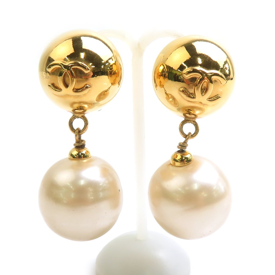 シャネル CHANEL イヤリング ココマーク メタル/フェイクパール ゴールド/オフホワイト レディース【中古】 e62452a