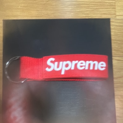 Supreme x B.B. Simon Leather Lighter Case Keychain Supreme x B.B. Simon Leather Lighter Case Keychain