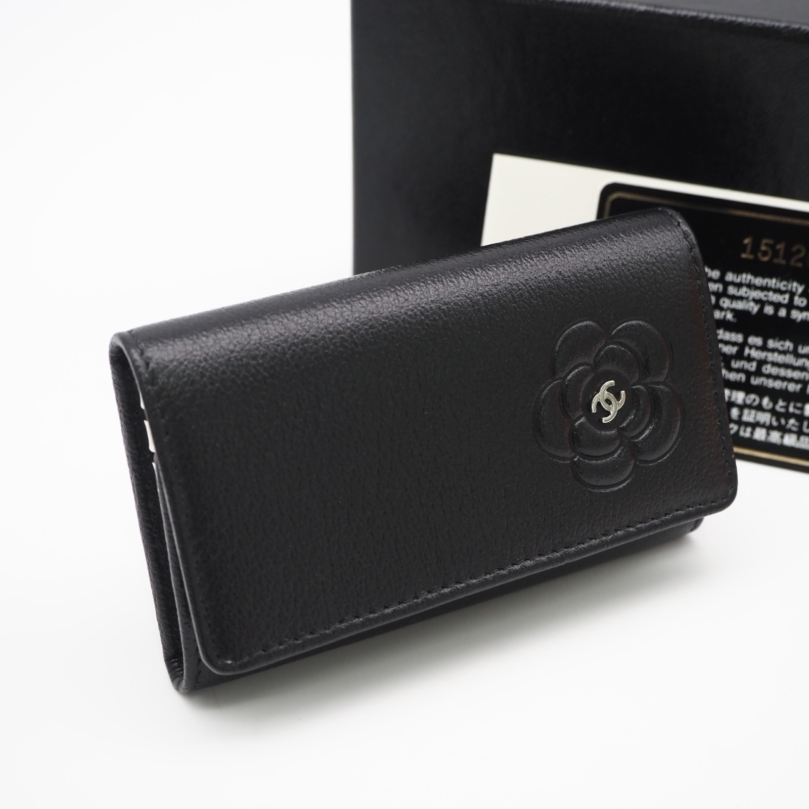 未使用 CHANEL シャネル カーフスキン バタフライカメリア キーケース A46505 キーケース ブラック カーフレザー レディース