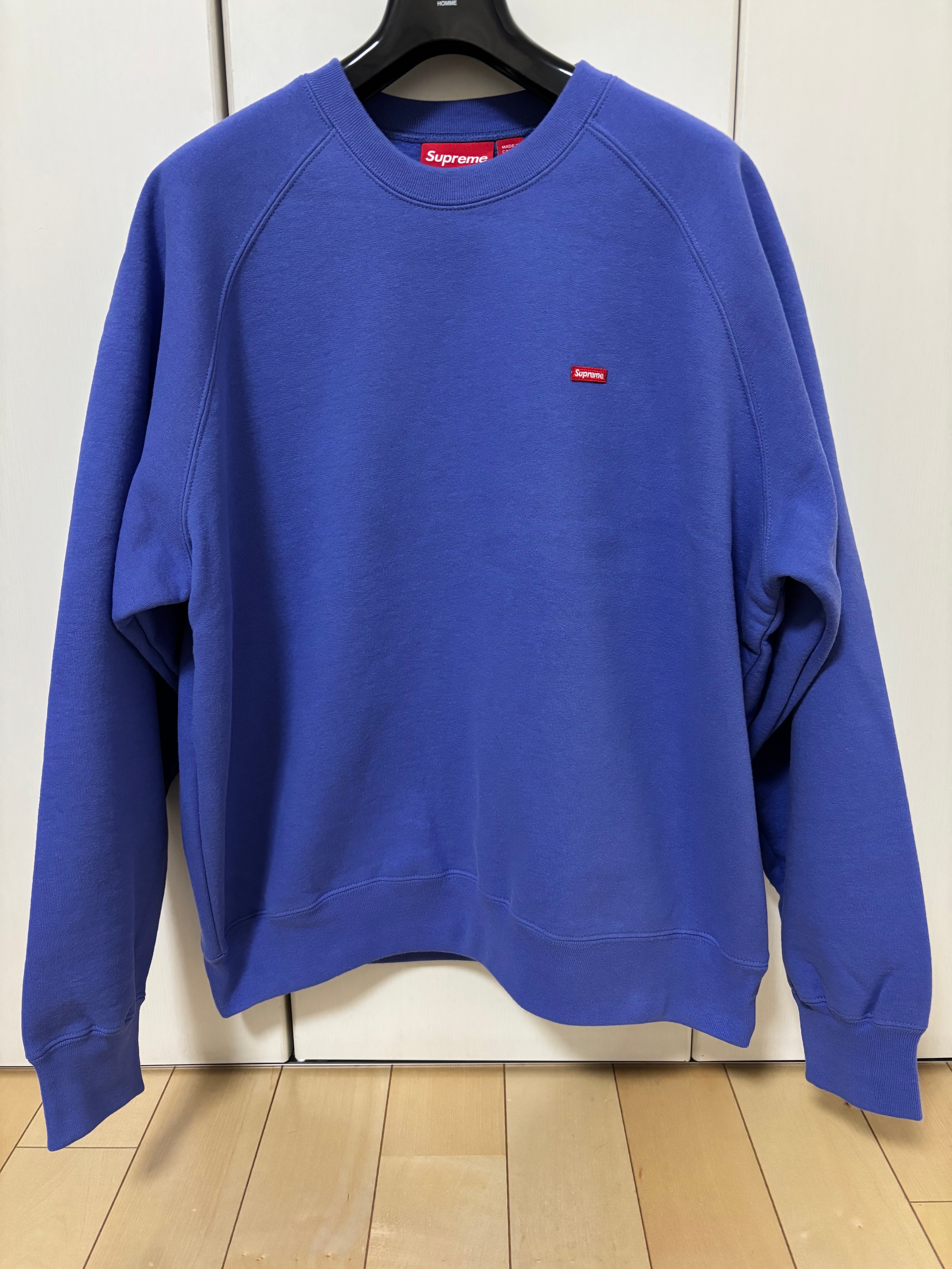 Supreme Small Box Raglan Crewneck 