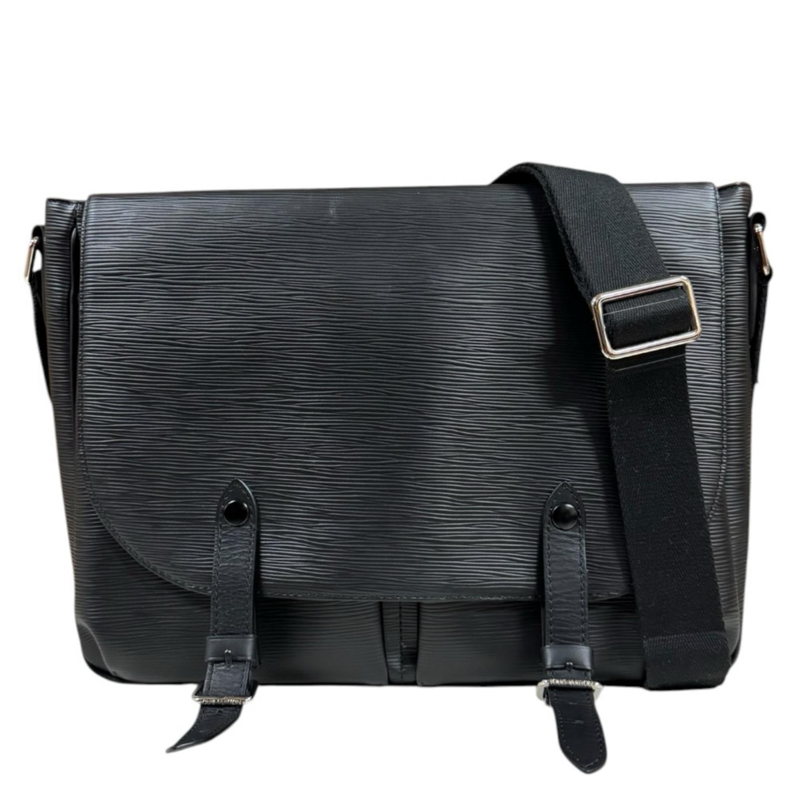 ルイヴィトン クリストファー メッセンジャー エピ ショルダーバッグ エピレザー M58834  ブラック メンズ LOUIS VUITTON  中古