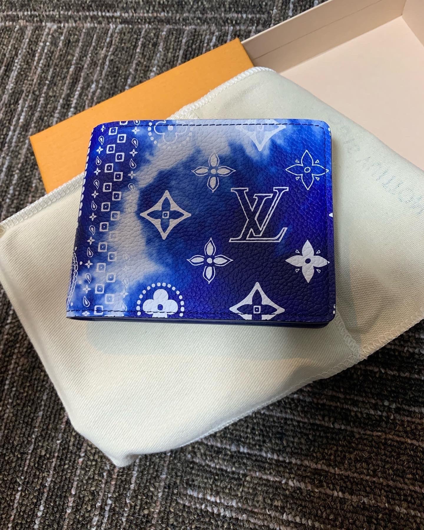 Louis Vuitton Slender Wallet