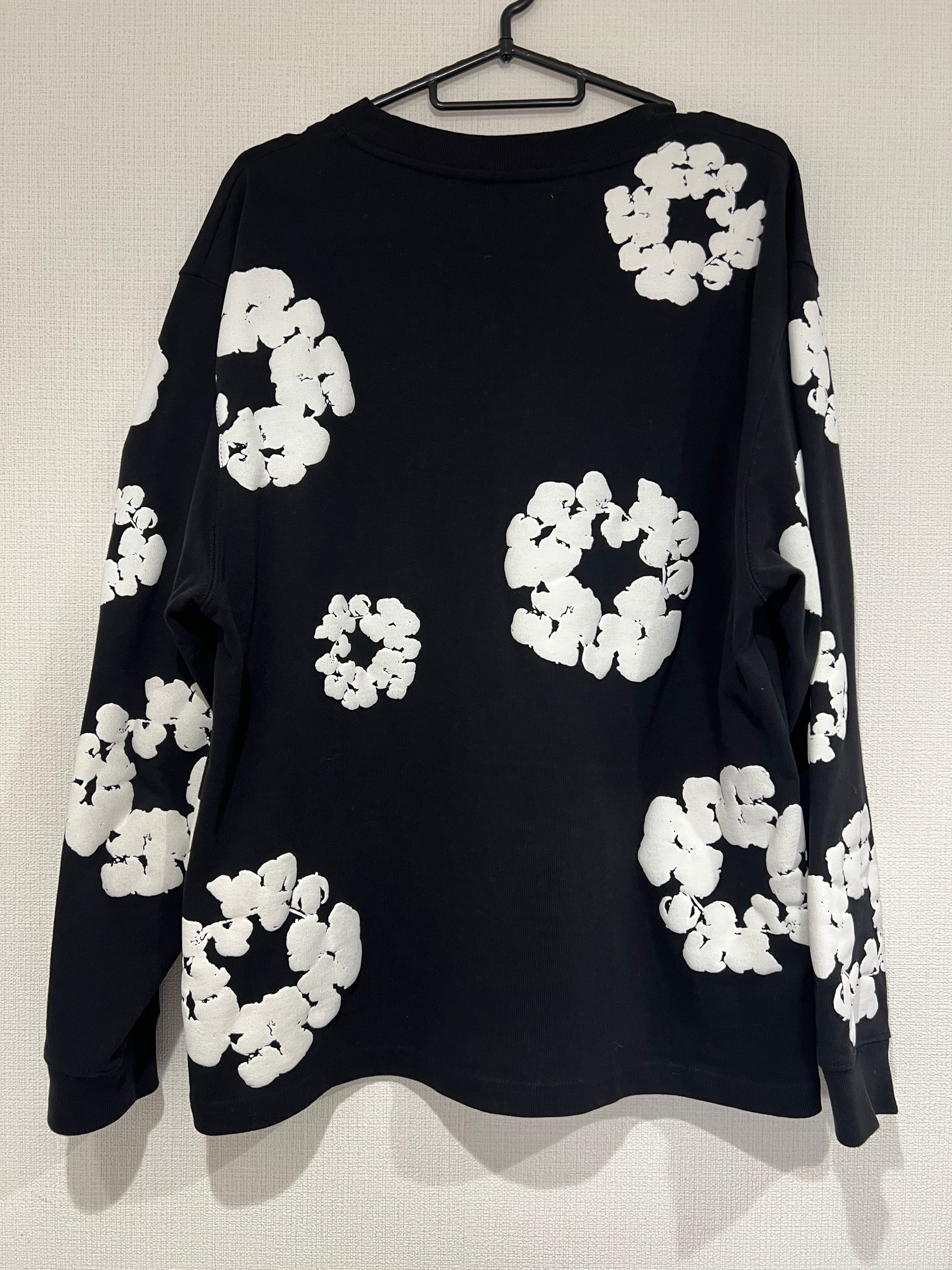 デニムティアーズ ロングスリーブ コットン リース Tシャツ "ブラック"