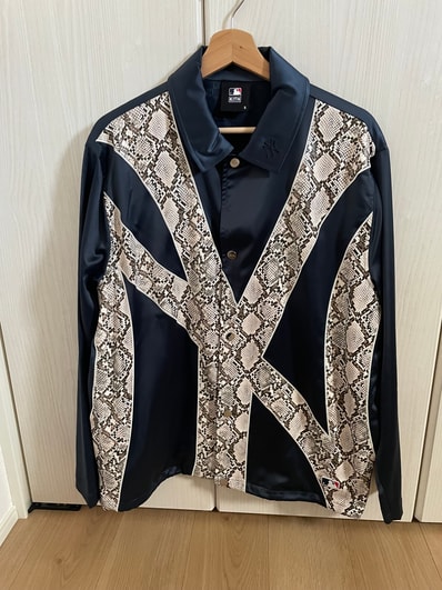 Kith x Major League Baseball New York Yankees Snakeskin Coaches Jacket "Navy"