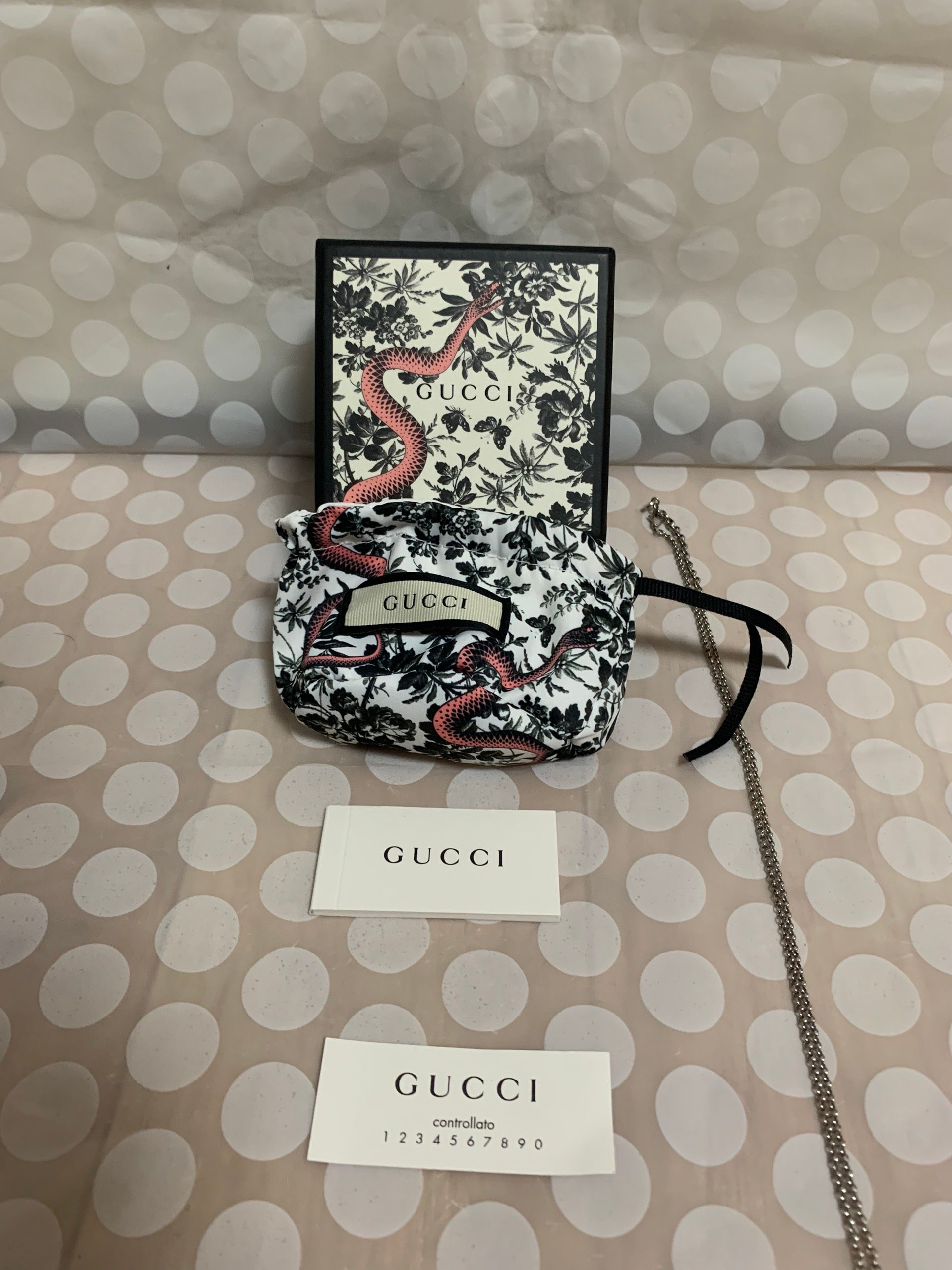 GUCCI Interlocking G Pendant Necklace