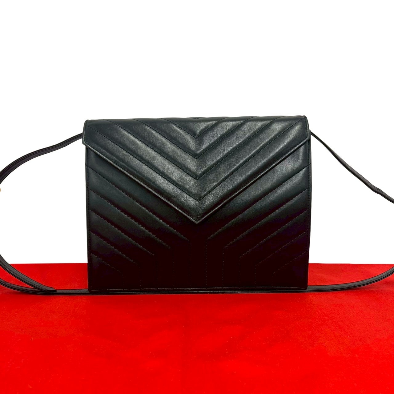 YVES SAINT LAURENT イヴ・サンローラン レザー ショルダーバッグ ブラック
27179