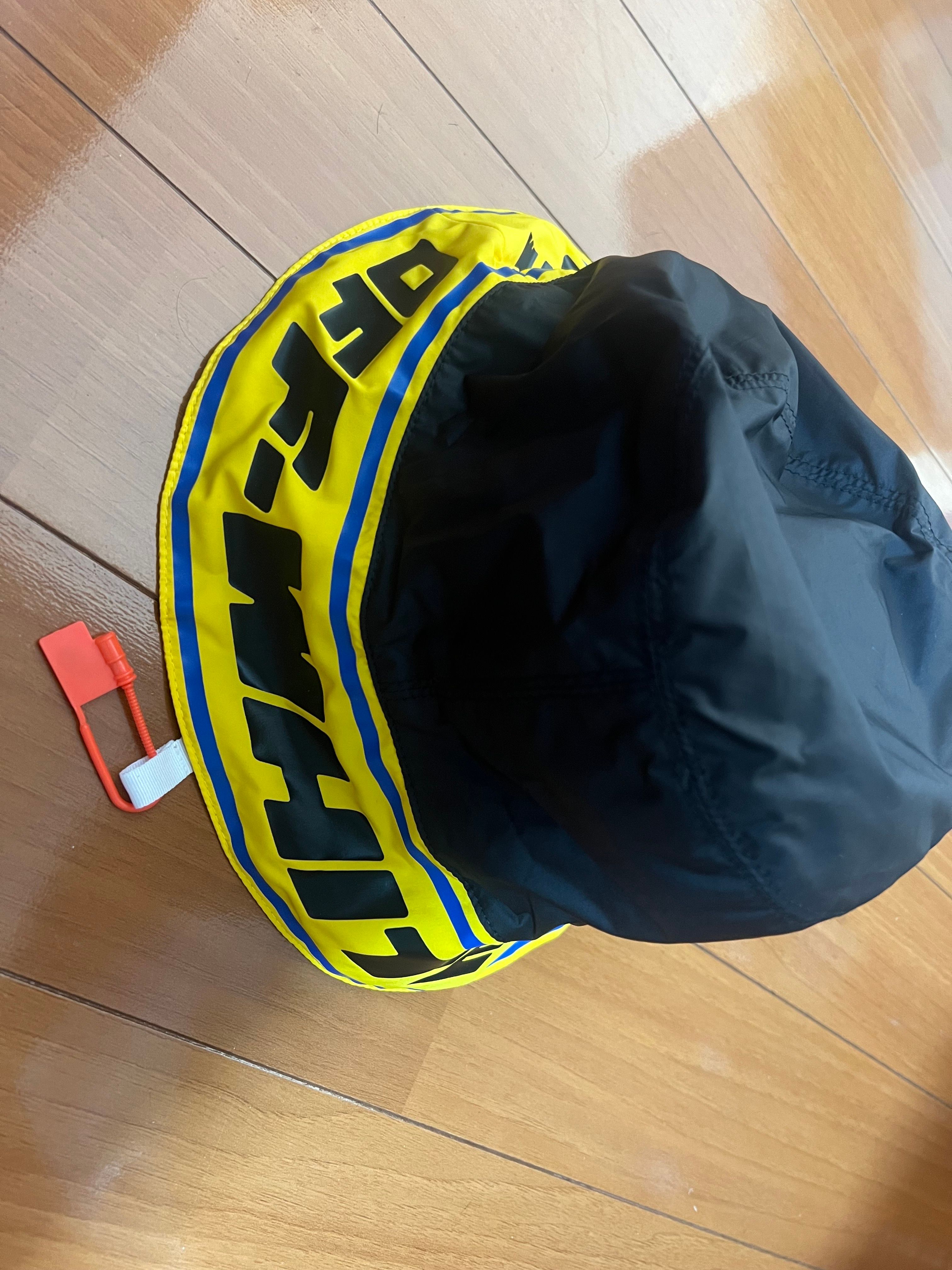 off-white ロゴバケハ