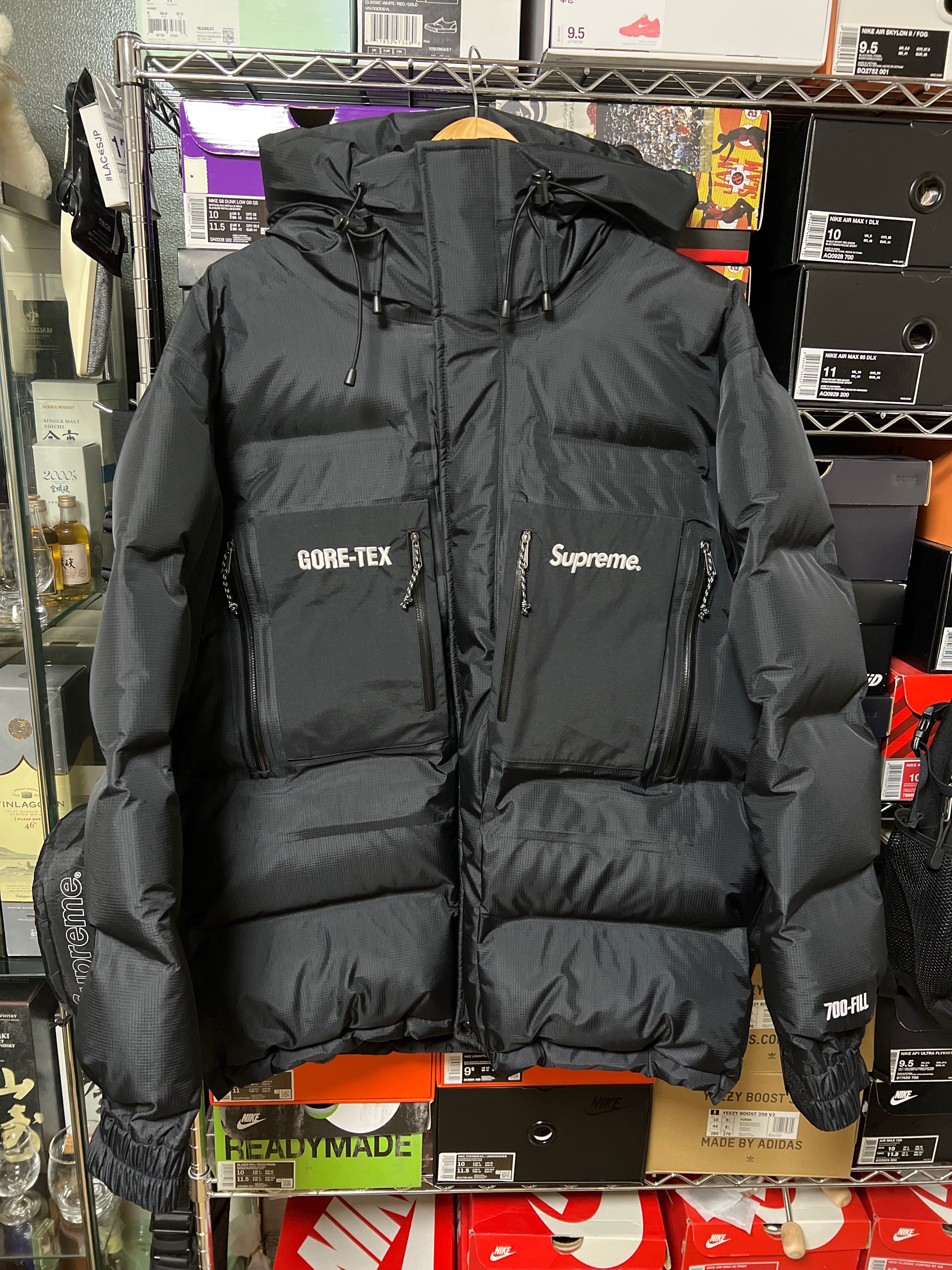 Supreme GORE-TEX 700-Fill Down Parka "Black"