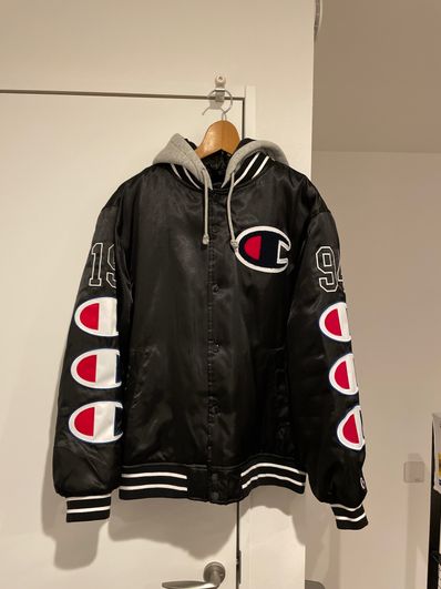 Supreme / Champion® Hooded Satin Varsity Jacket "Black"
