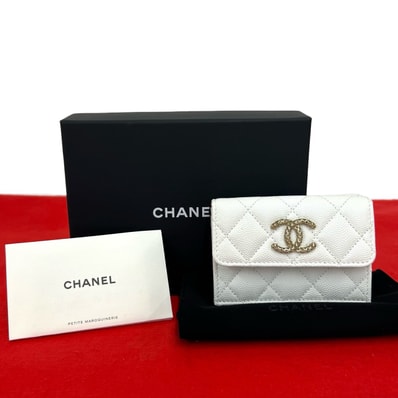 CHANEL シャネル マトラッセ ココマーク キャビアスキン 三つ折り財布 ホワイト
54896