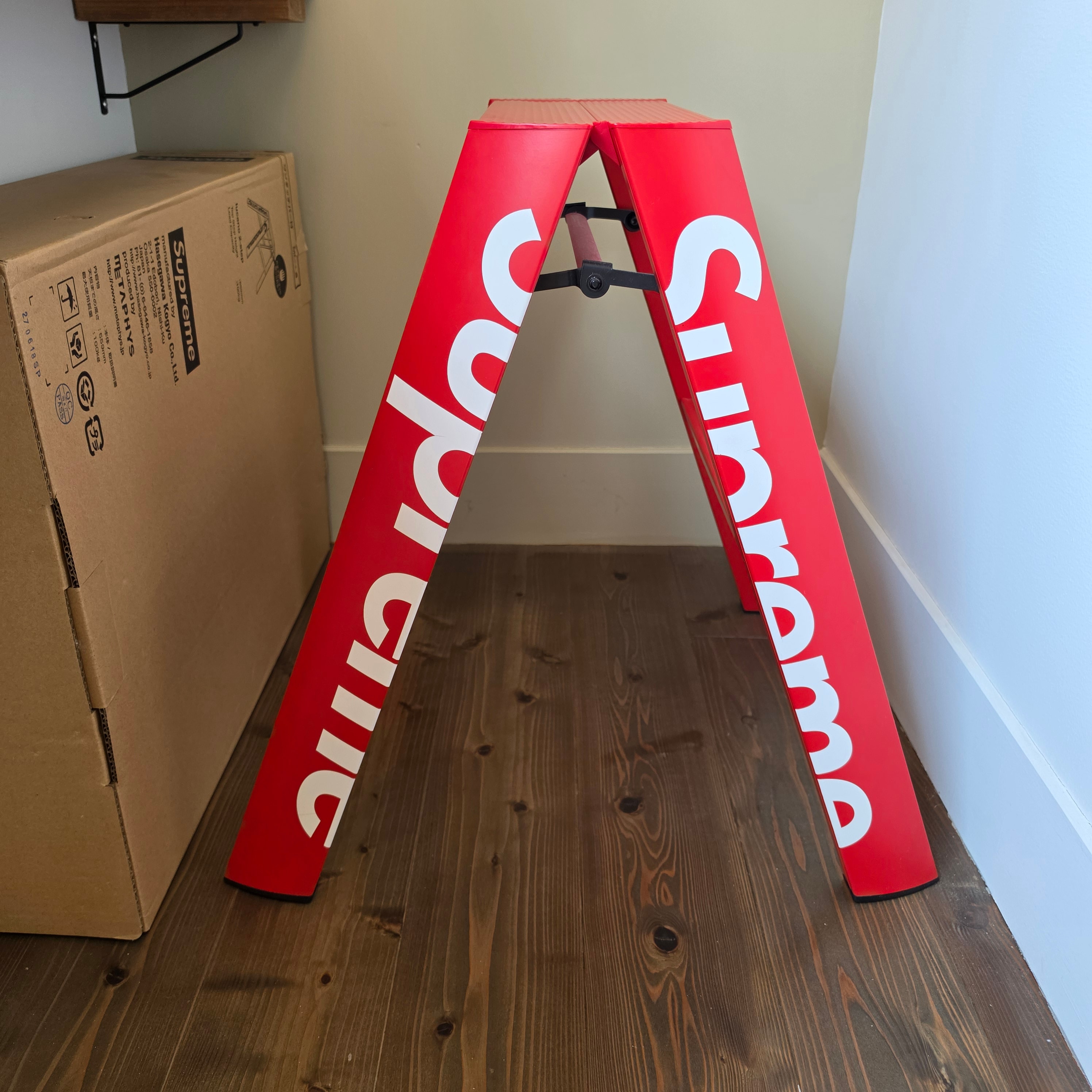 Supreme / AWS® MAX-700 Digital Scale 