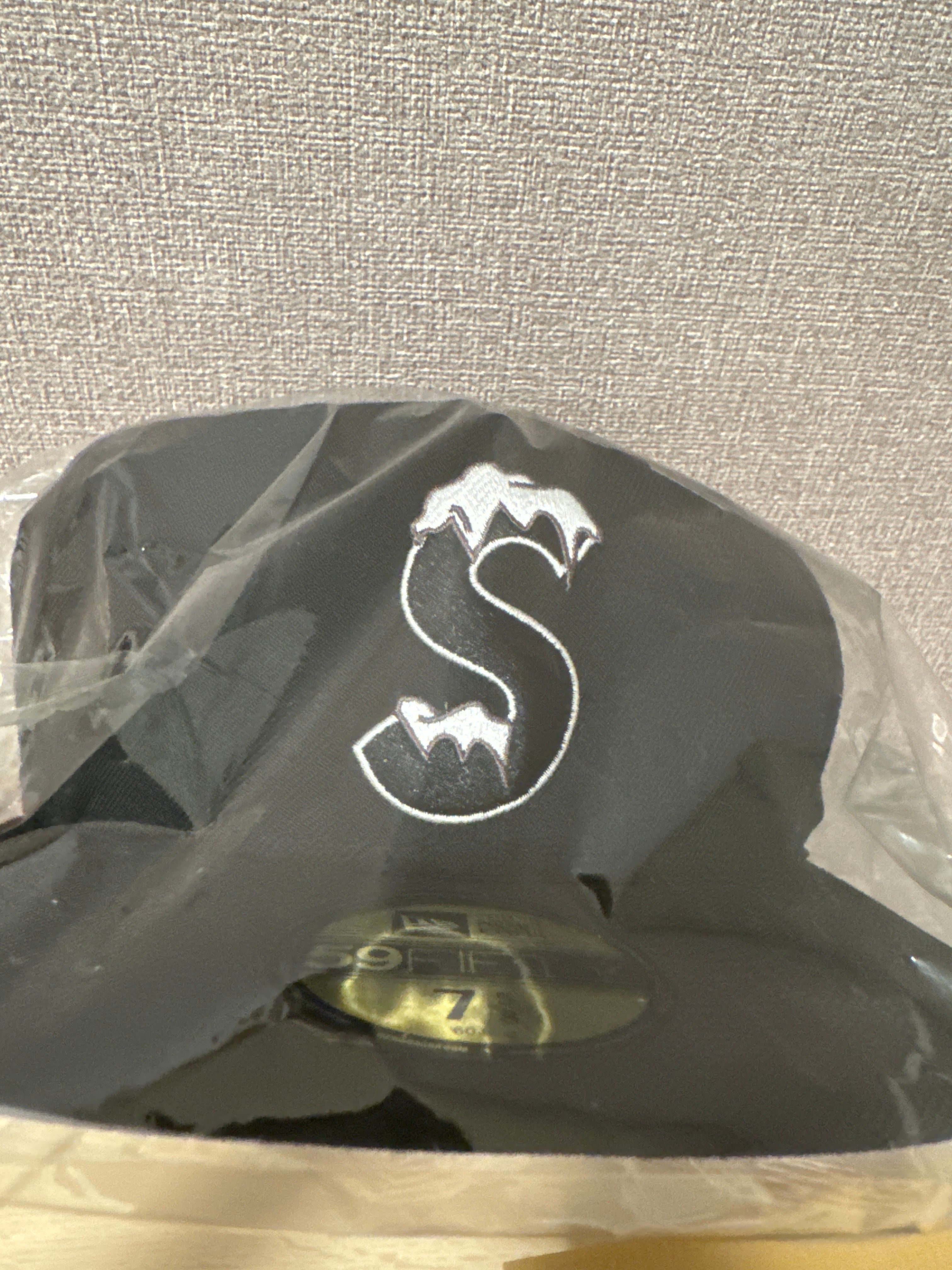 Supreme S Logo New Era® "Black" (20FW)