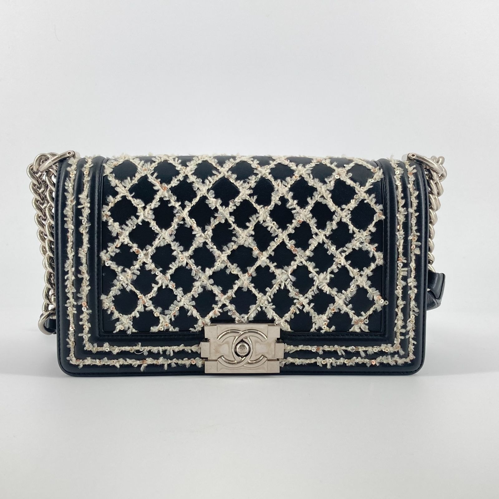 CHANEL(シャネル)ボーイシャネル 25 スパンコール付  チェーン ショルダー バッグ 24番台 ブラック