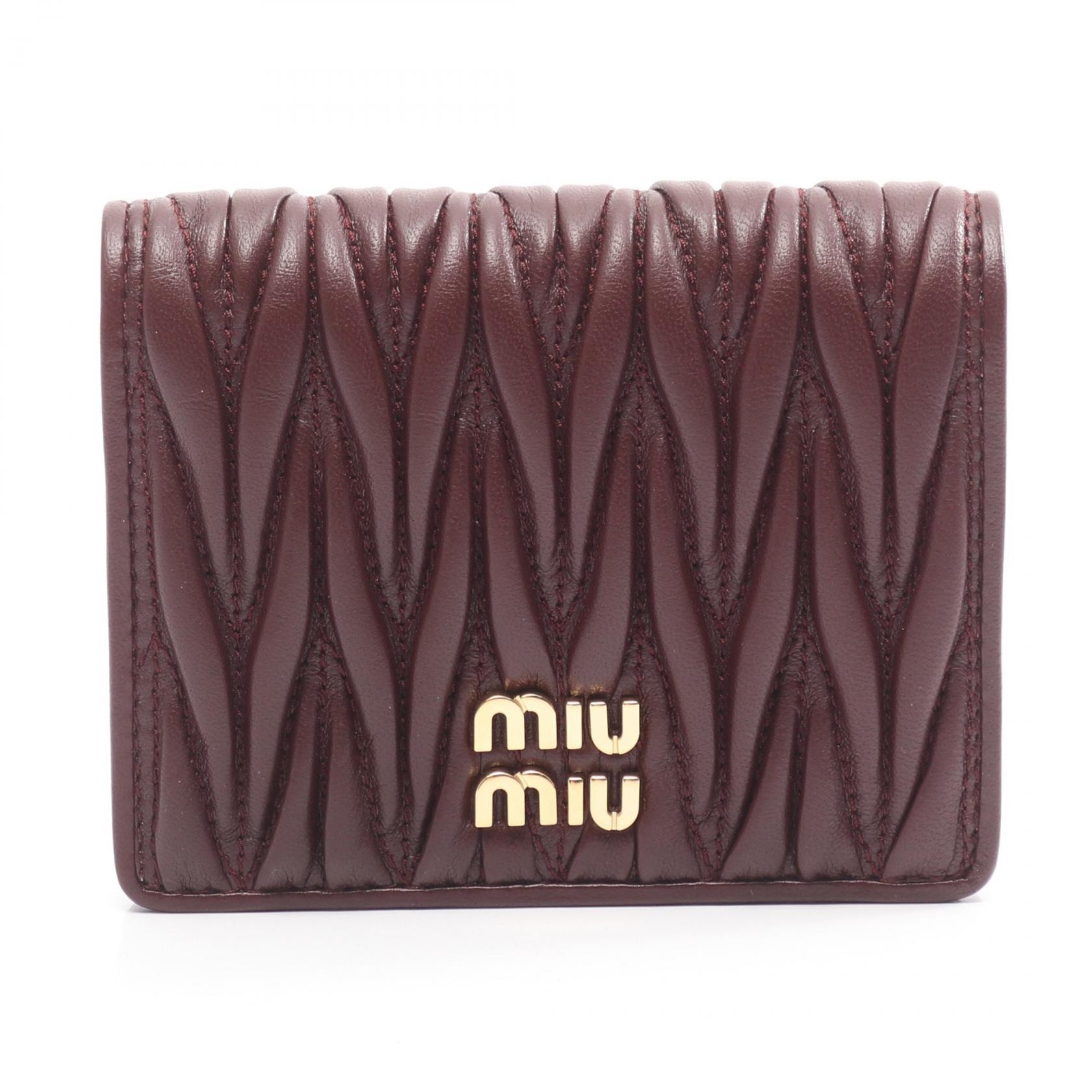 ミュウ ミュウ Miu Miu MATELASSE マテラッセ 二つ折り財布 財布 レザー レディース ボルドー系 5MV204 【中古】