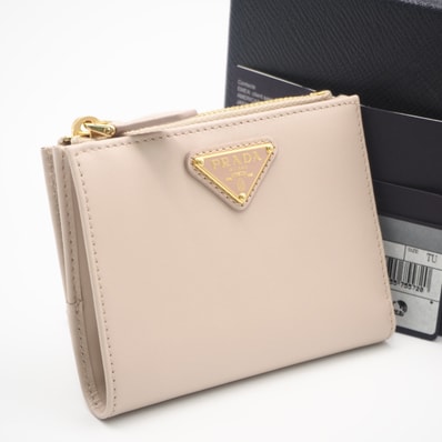 極美品 PRADA プラダ レザー トライアングルロゴ 二つ折り財布 1ML050 二つ折り財布 ベージュ レザー レディース