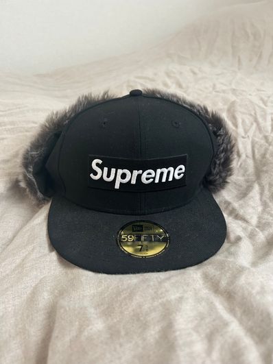 Supreme Earflap New Era® "Black"