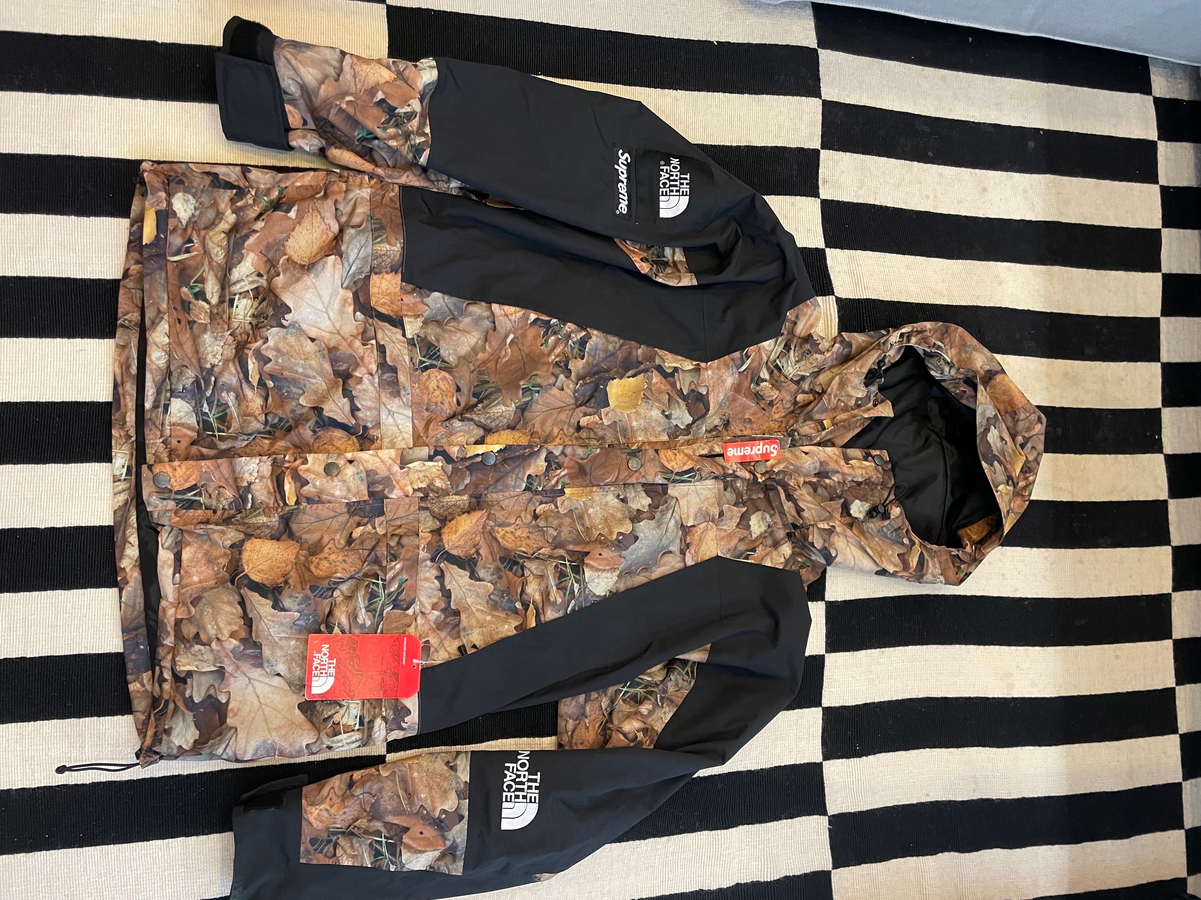 Supreme x The North Face Leaves Mountain Light Jacket "Leaves"