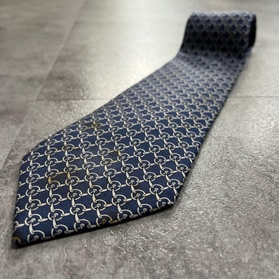 【HERMES】エルメス ネクタイ チェーン リング 鎖柄 幾何学模様 総柄 プリント シルク100% ブルー ホワイト メンズ ビジネス フォーマル