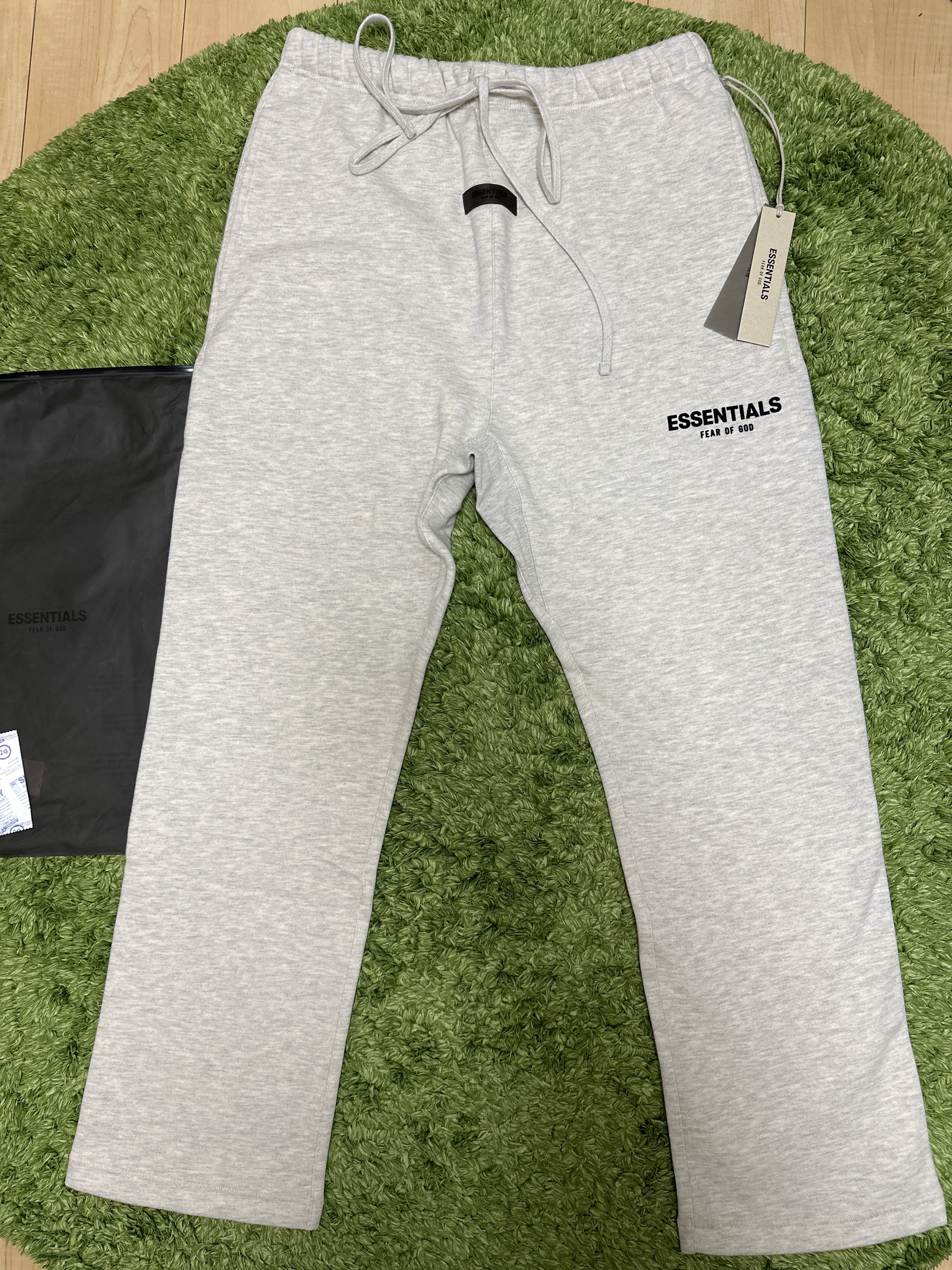 FEAR OF GOD ESSENTIALS BLACK ESS LOGO SWEAT "Light Oatmeal"