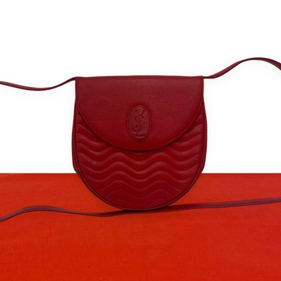 YVES SAINT LAURENT イヴ・サンローラン YSL カサンドラロゴ レザー ショルダーバッグ レッド
16548