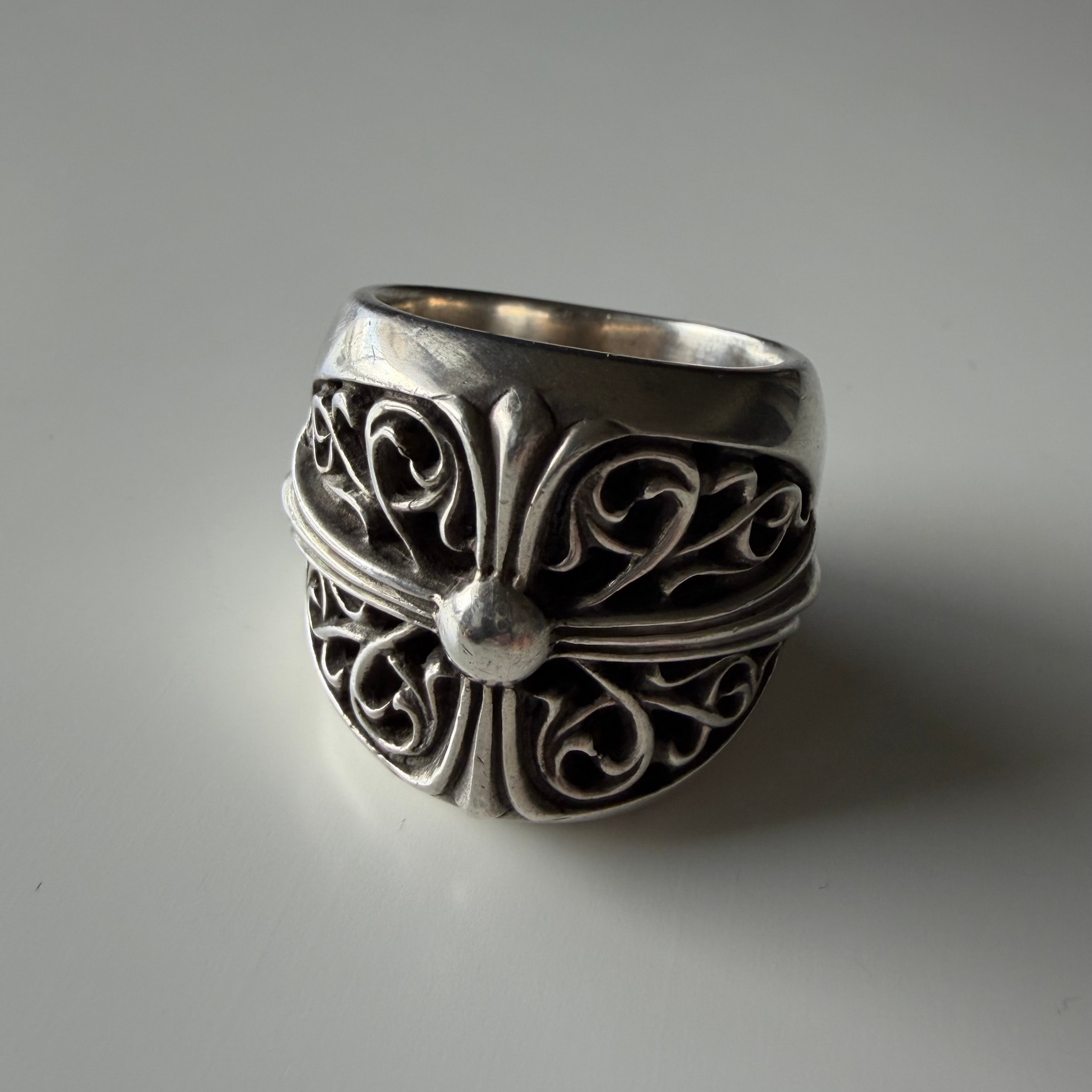 Chrome Hearts Classic Oval Cross Ring "Silver"