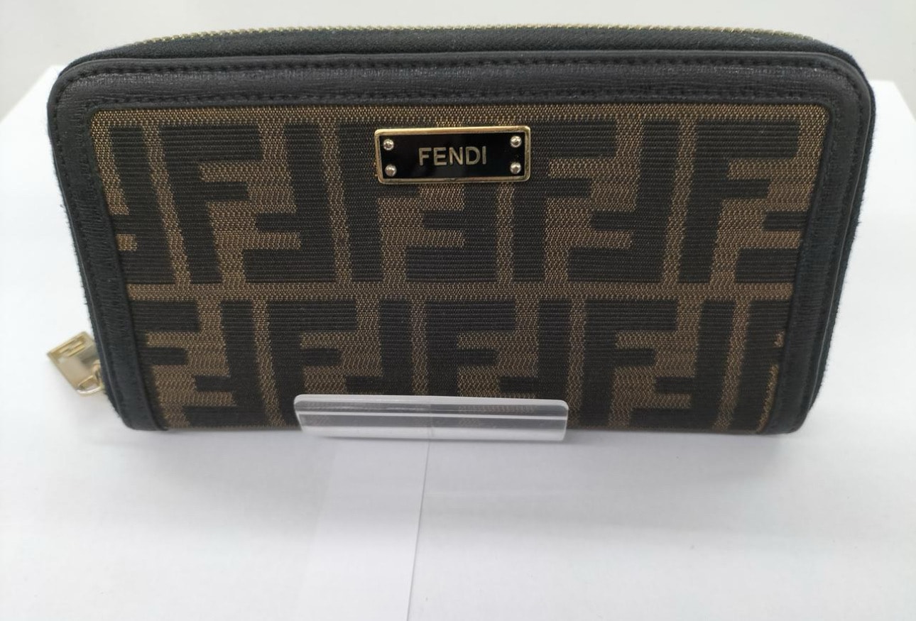 フェンディ FFキューブ 財布 レザー 