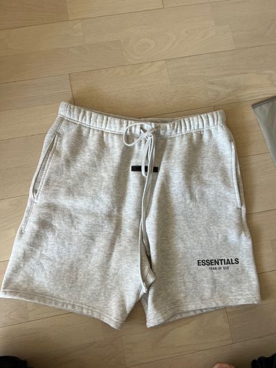 FEAR OF GOD ESSENTIALS SWEATSHORT "Light Heather Oatmeal"