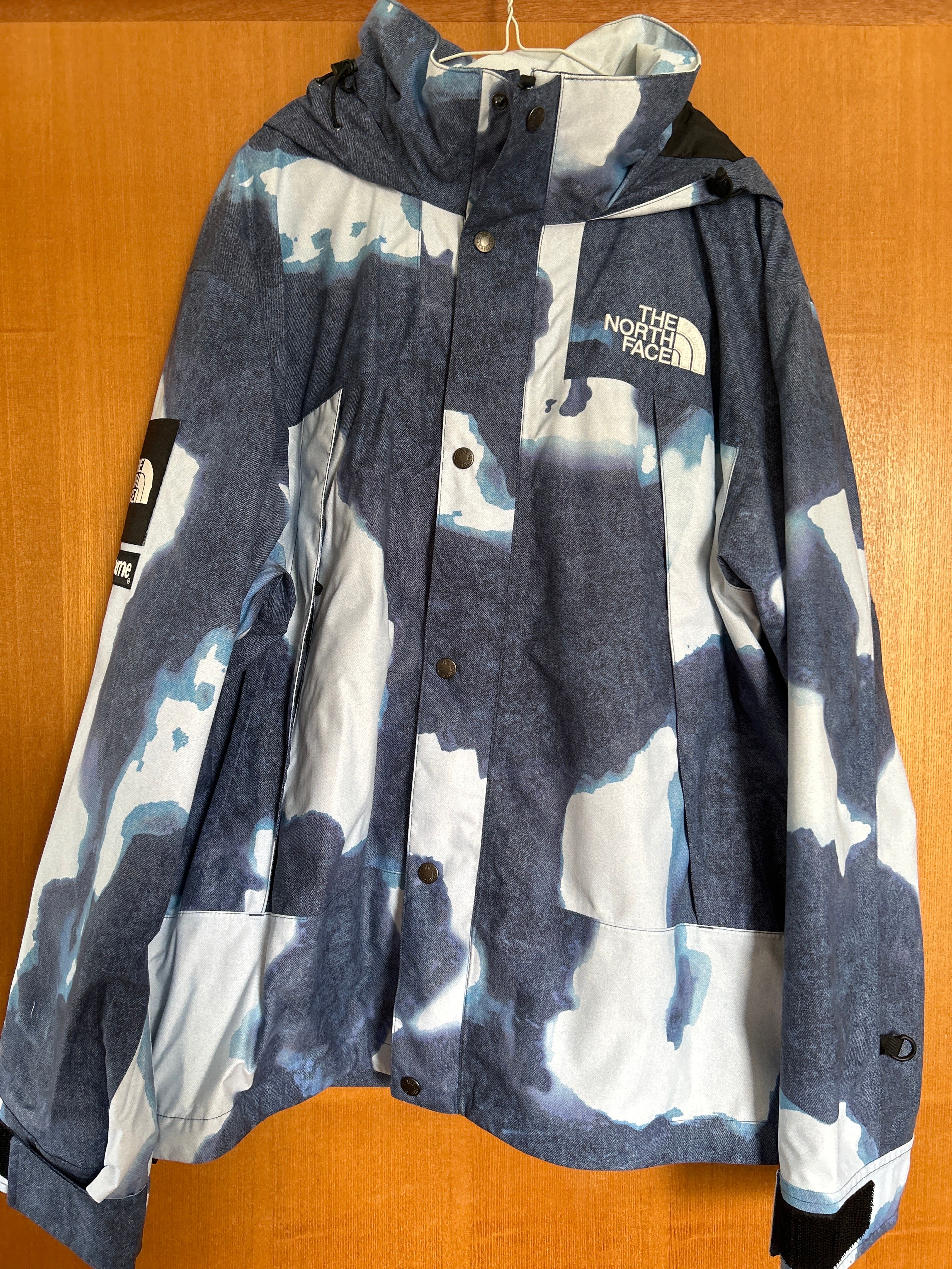 Supreme x The North Face Bleached Denim Print Mountain Jacket "Indigo"
