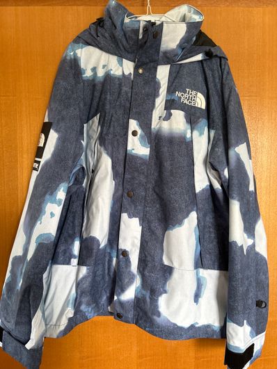 Supreme x The North Face Bleached Denim Print Mountain Jacket "Indigo"