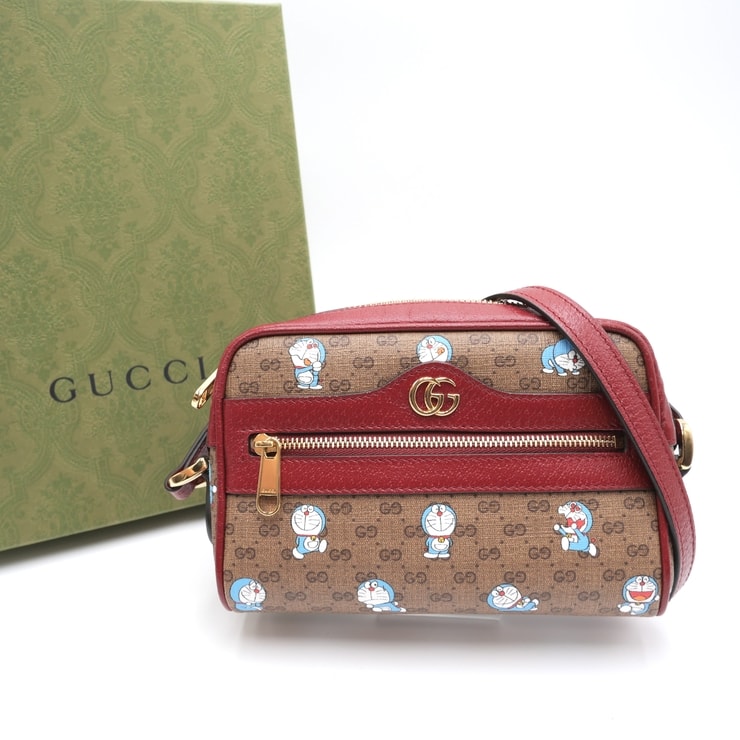 GUCCI(グッチ)GGスプリーム ドラえもん コラボ ショルダーバッグ ミニバッグ ブラウン×レッド レザー ゴールド金具 647784 493075【中古】