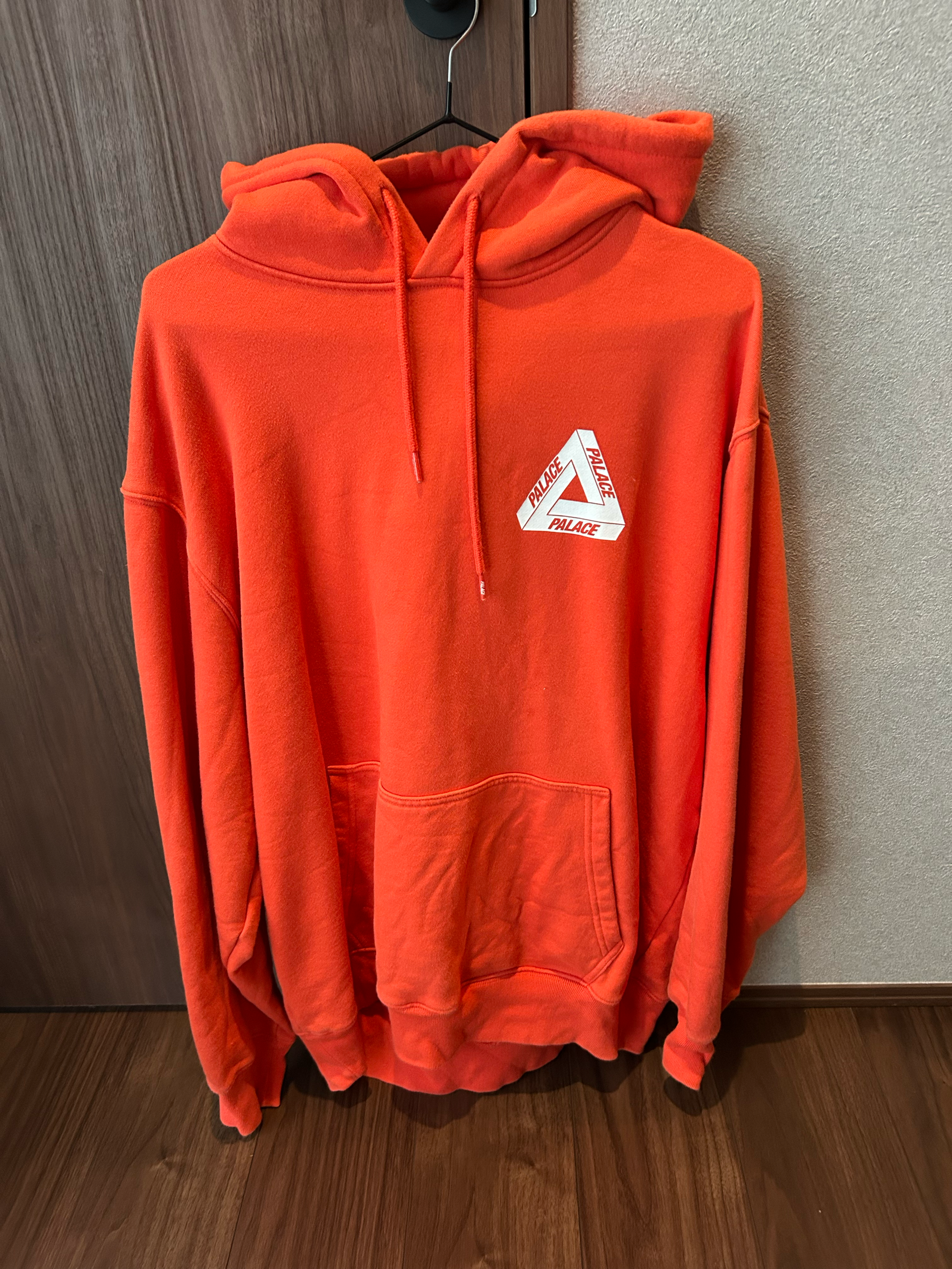 PALACE Bit Grippy Tri-Ferg Hood "Rouge"
