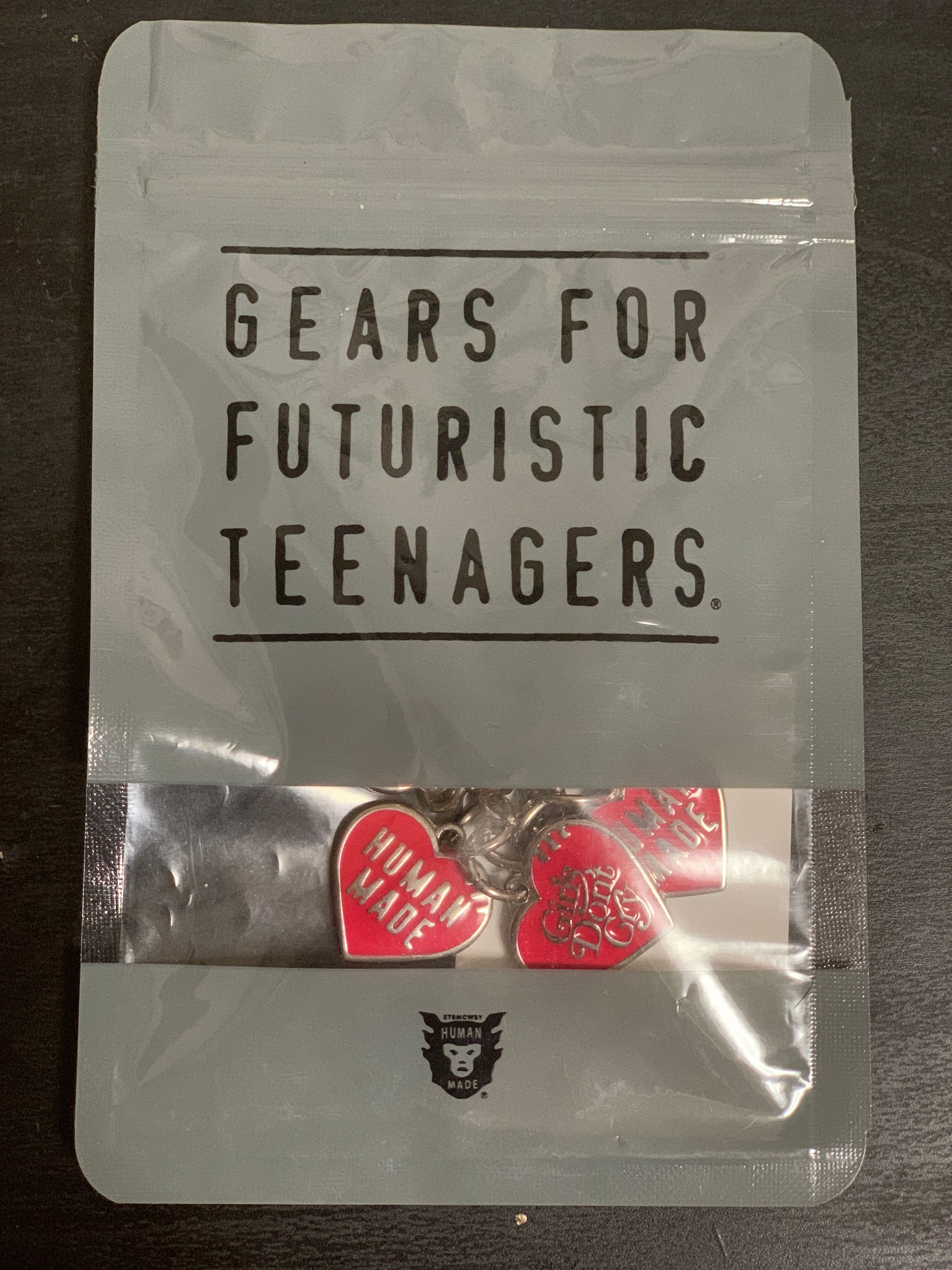 HUMAN MADE Girls Don ’t Cry keychain "Red" / VERDY