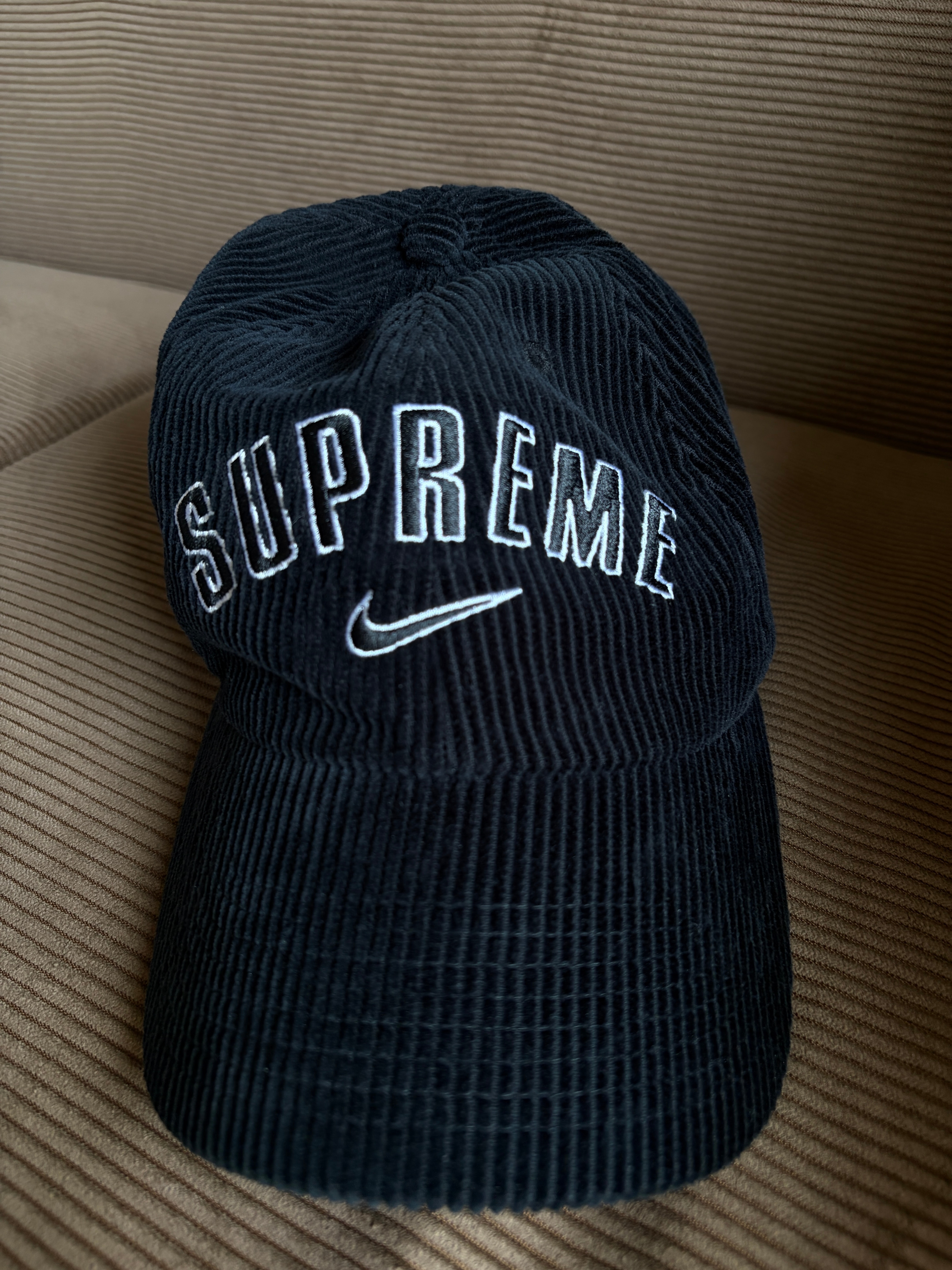 Supreme / Nike Arc Corduroy 6-Panel "Black"
